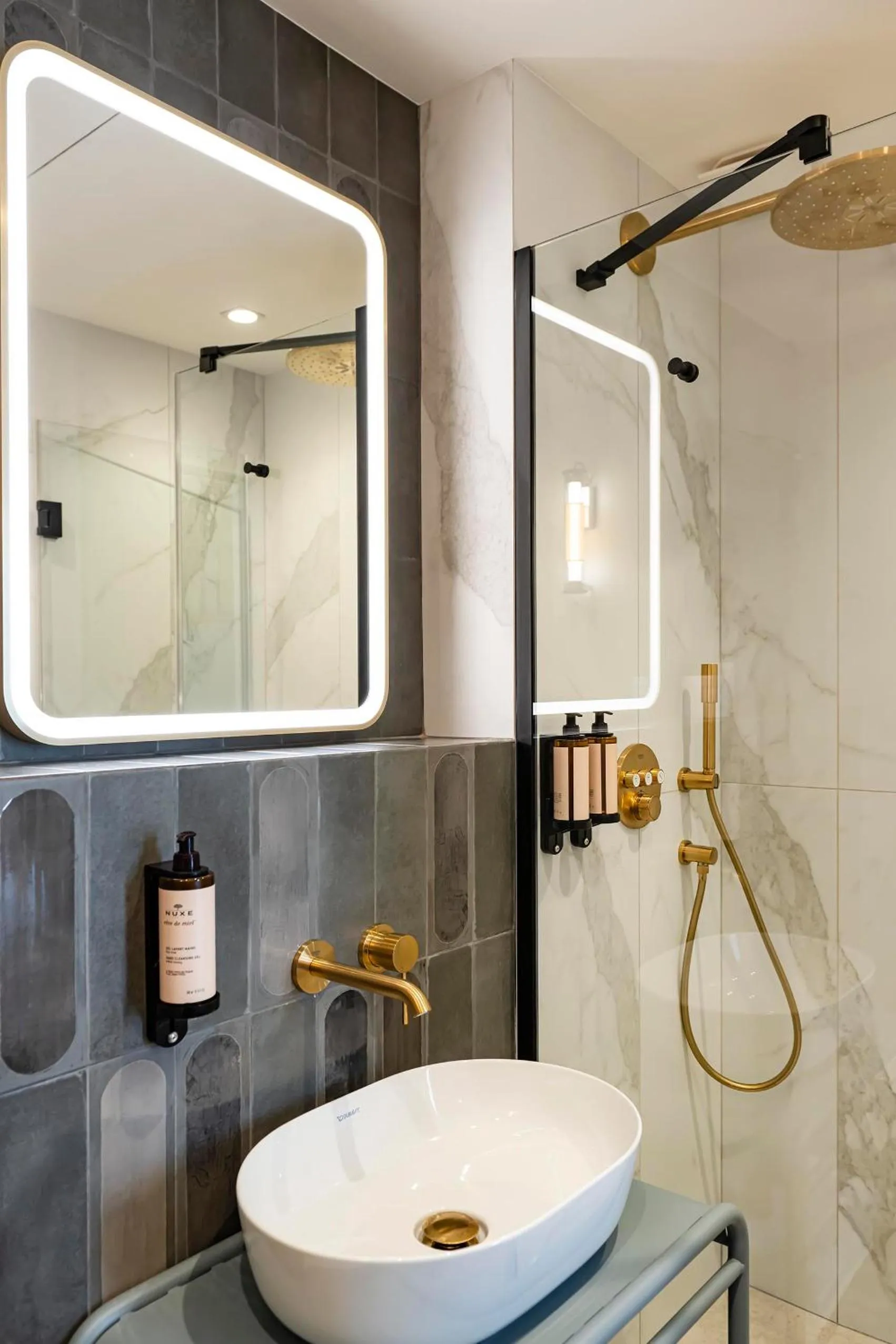 Standard Double Room in Hôtel Hiro Paris