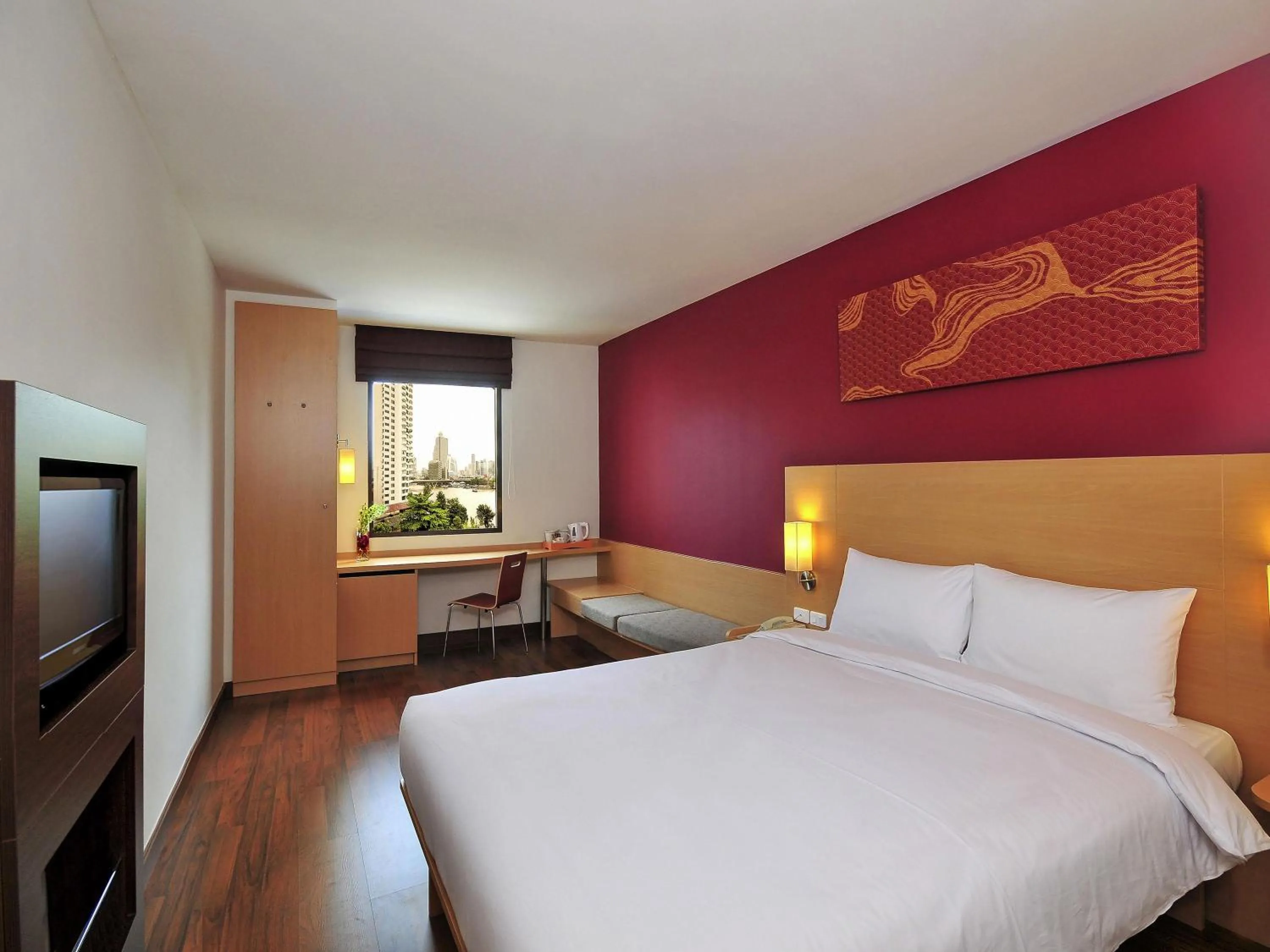 Double Room with River View in Ibis Bangkok Riverside
