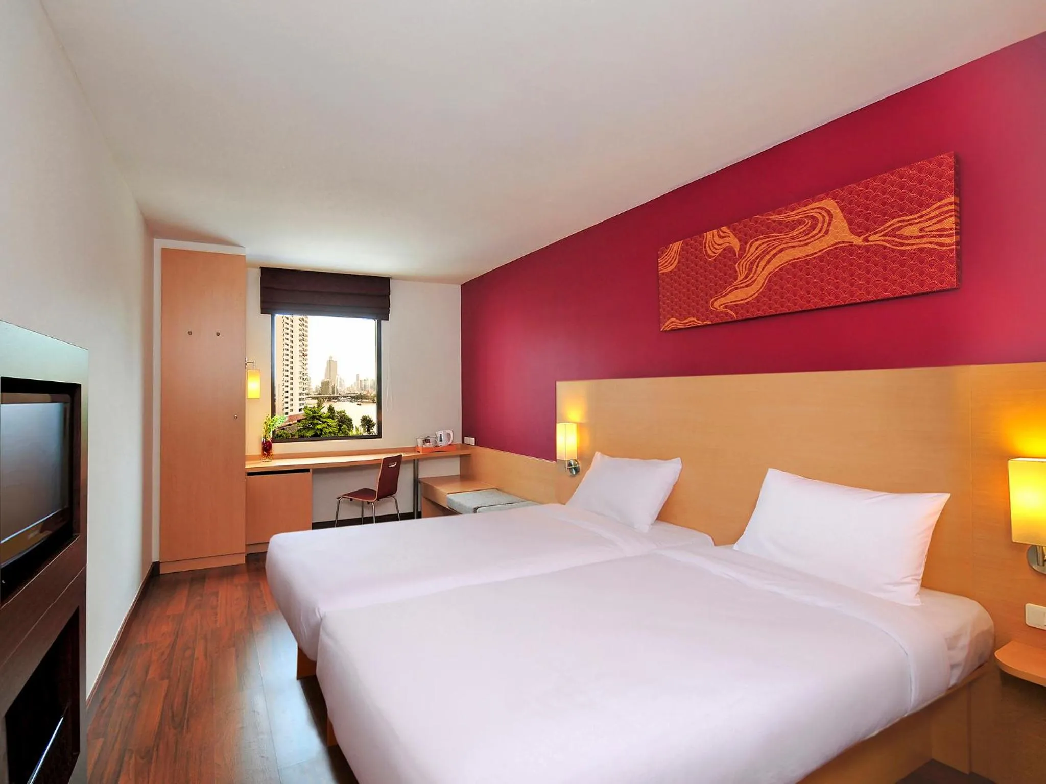 Twin Room with River View in Ibis Bangkok Riverside