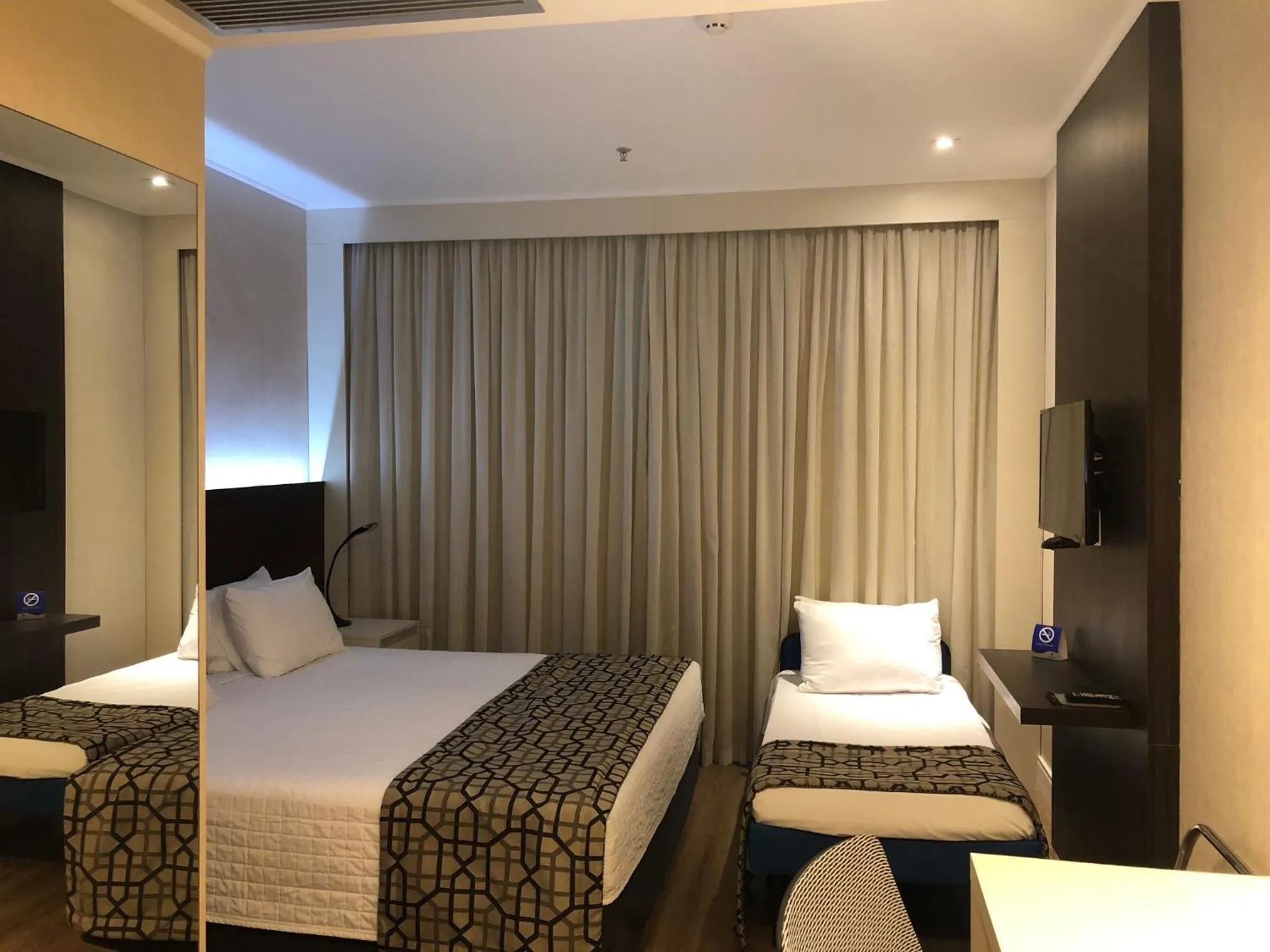 Triple Room with Double Bed - single occupancy in Transamerica Executive Taboao Morumbi