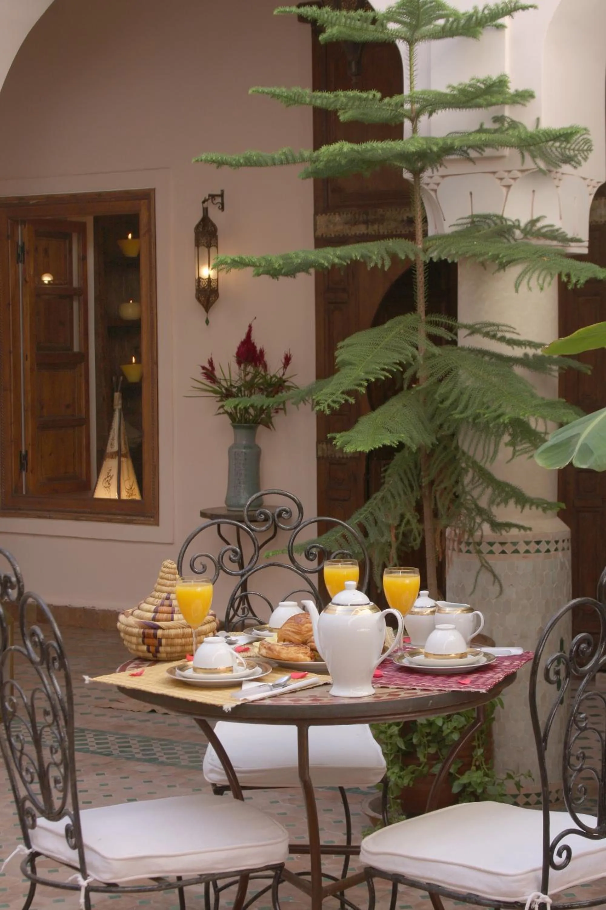 Idrisside Double Room in Riad Cannelle