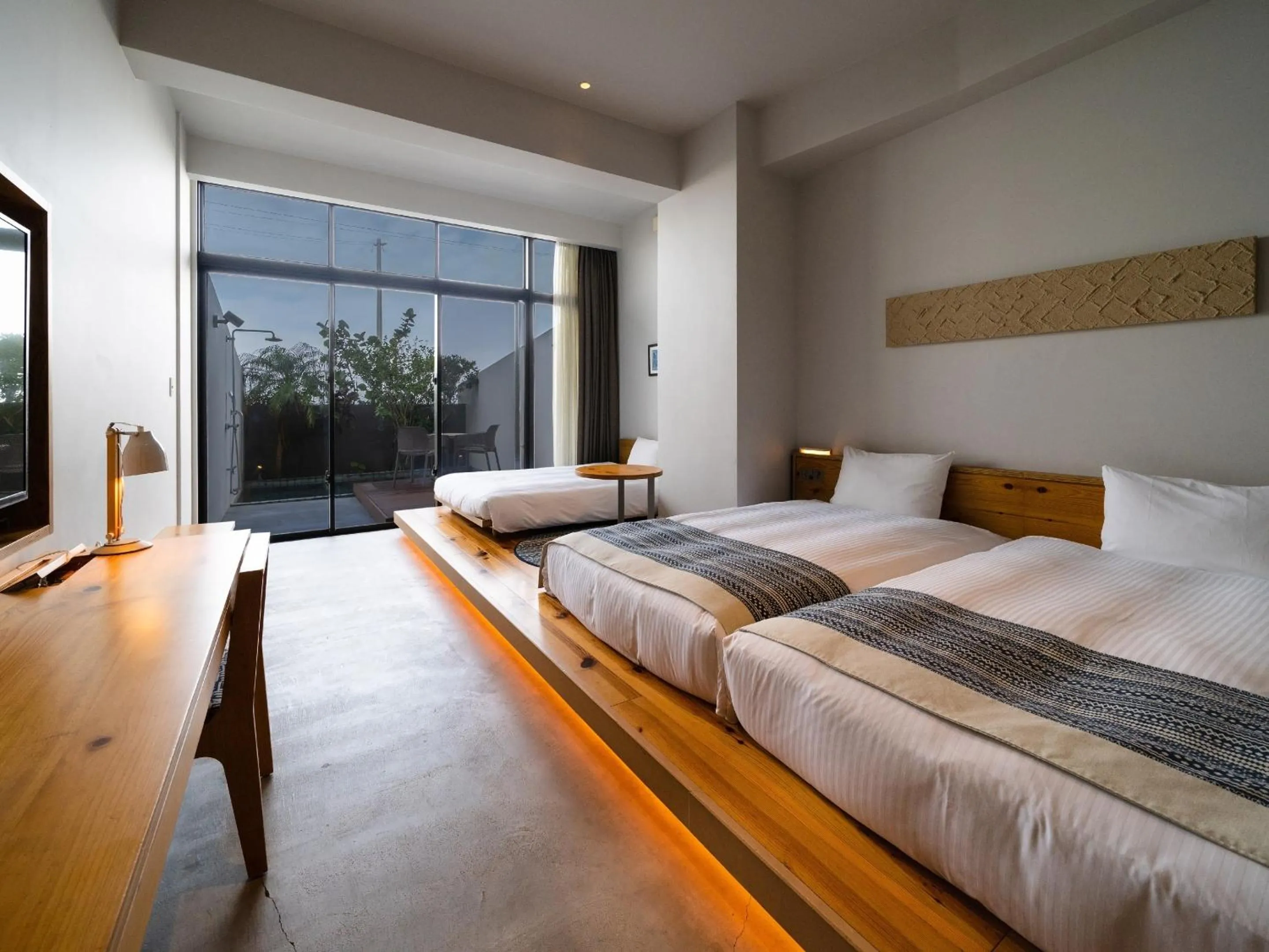 Deluxe Twin Room in Hotel Locus