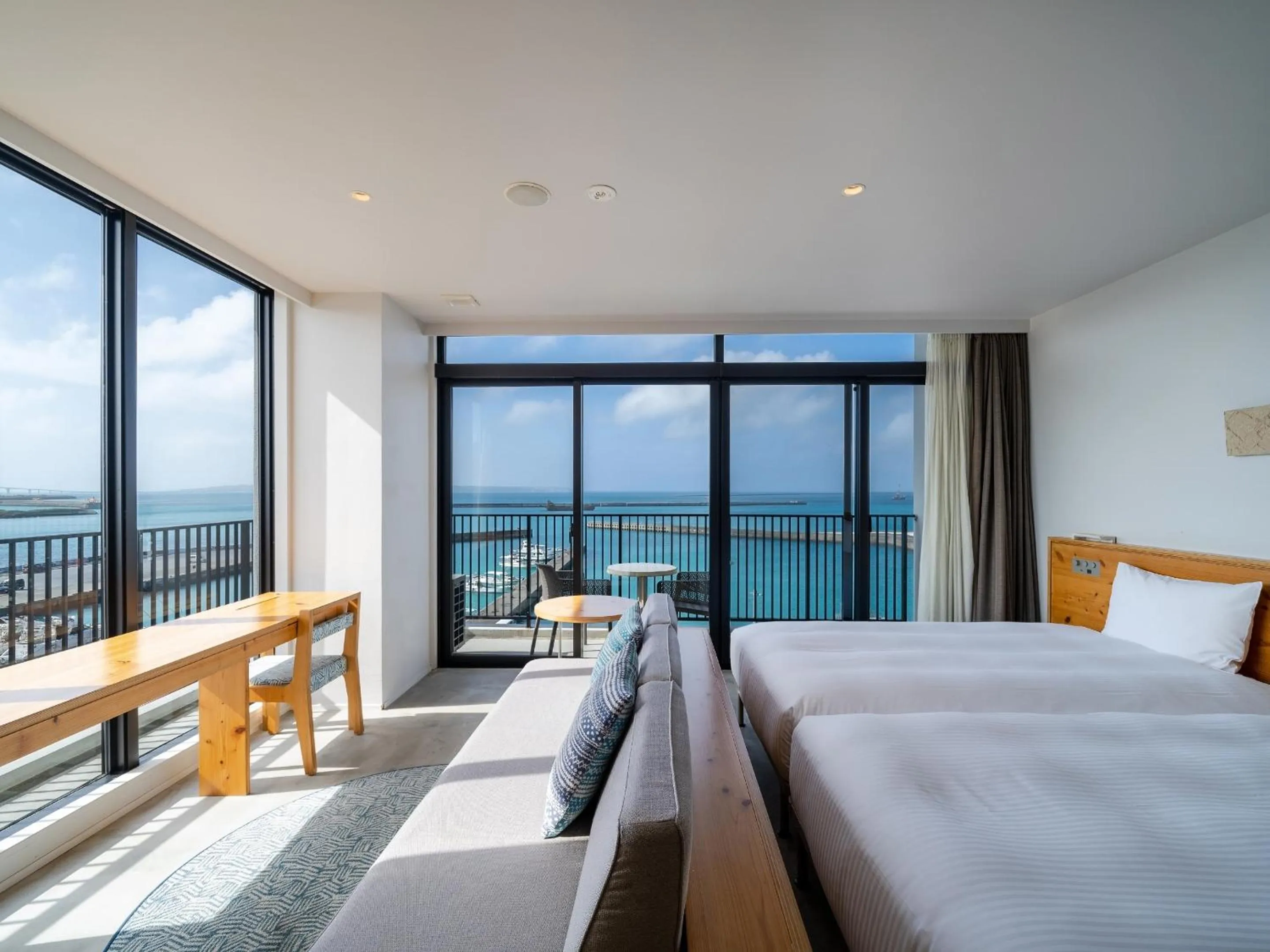 Superior Twin Room with Sea View in Hotel Locus