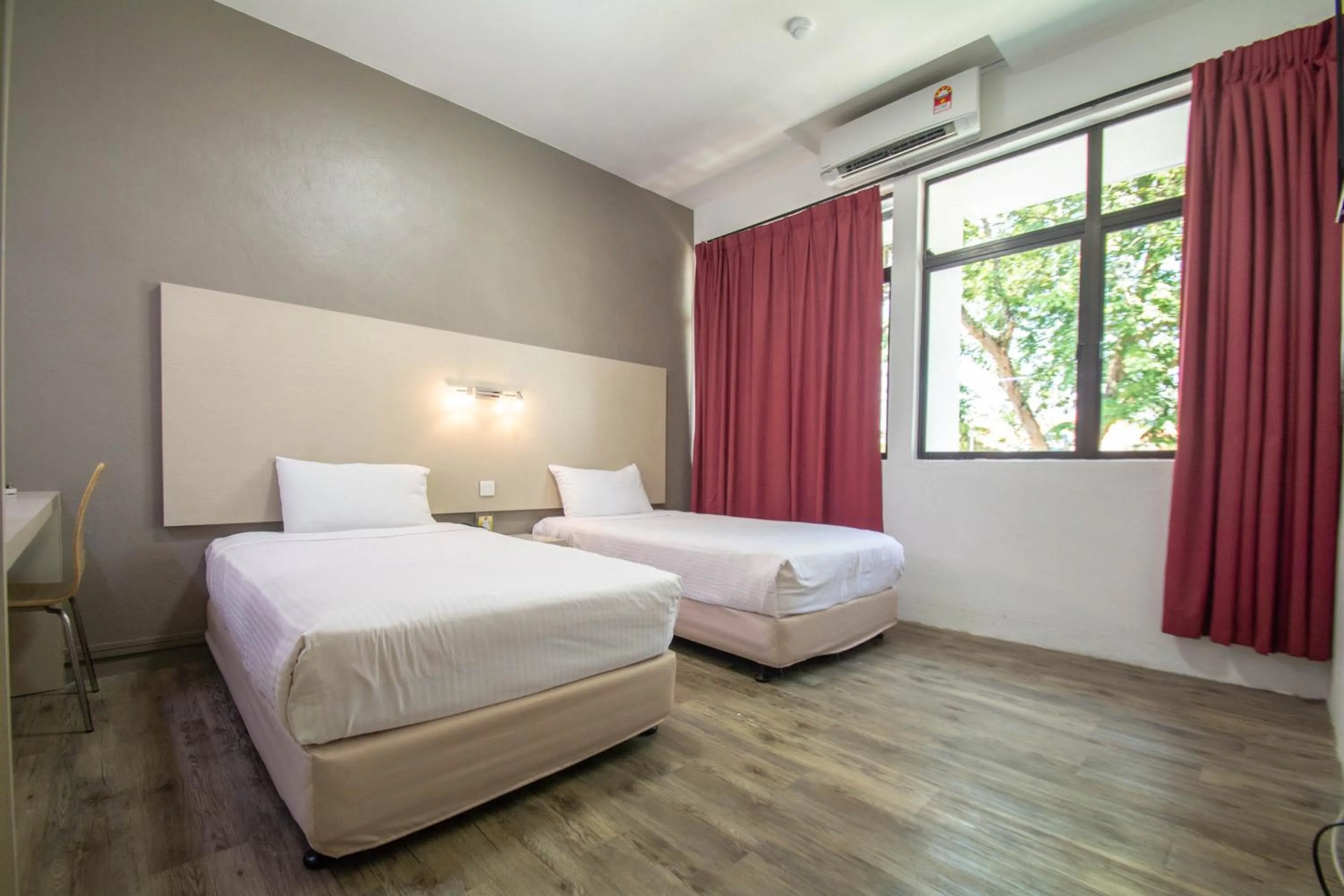 Deluxe Twin Room in YMCA Penang