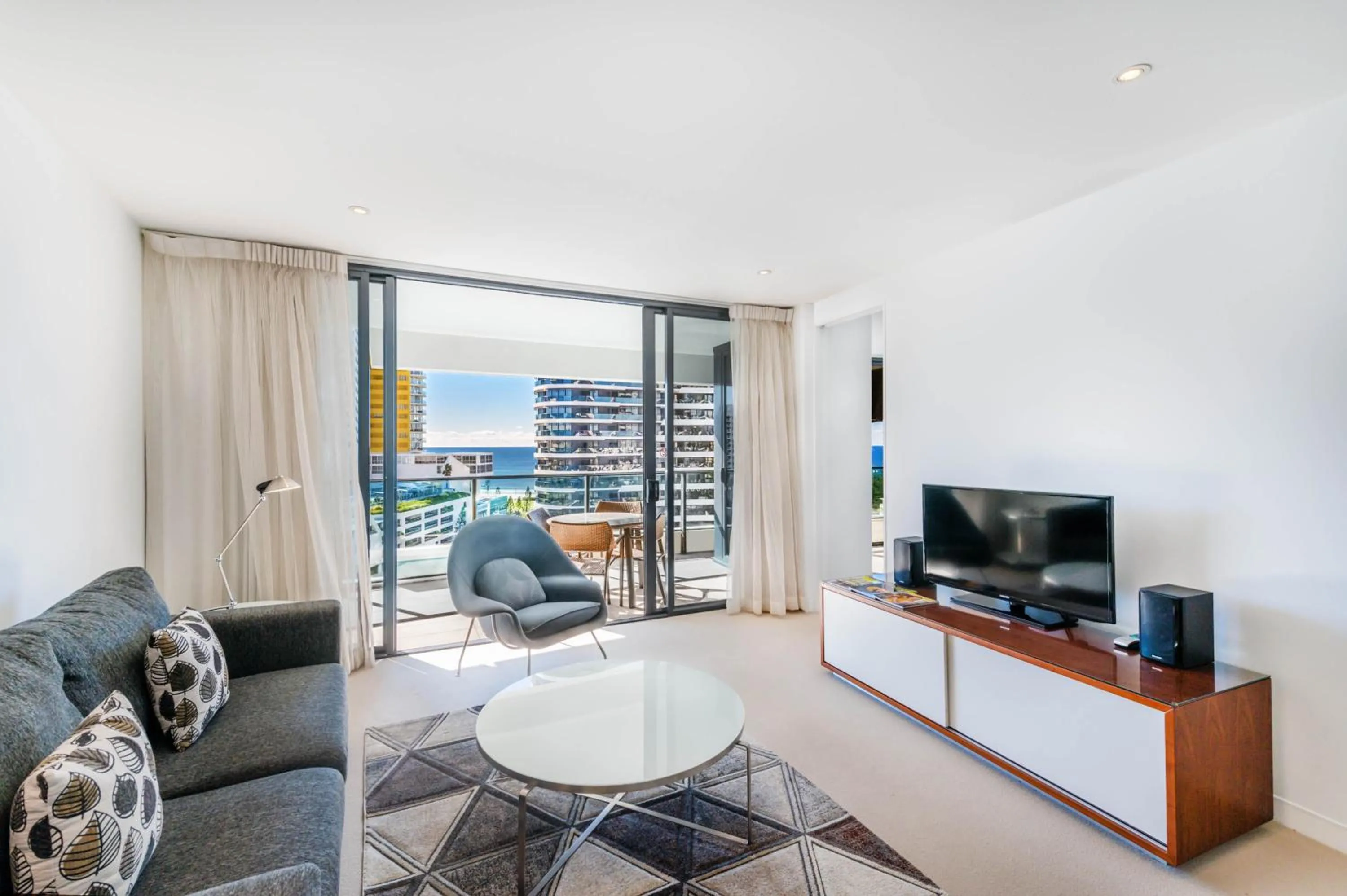 One-Bedroom Apartment with Ocean View in Peppers Broadbeach