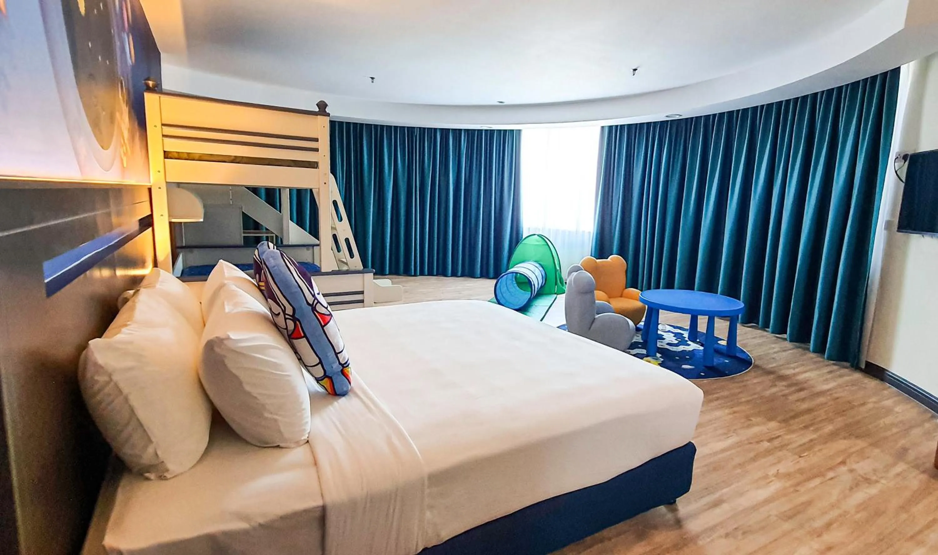 Family Room in Premiere Hotel - Complimentary Shuttle to Klang Wholesale Market