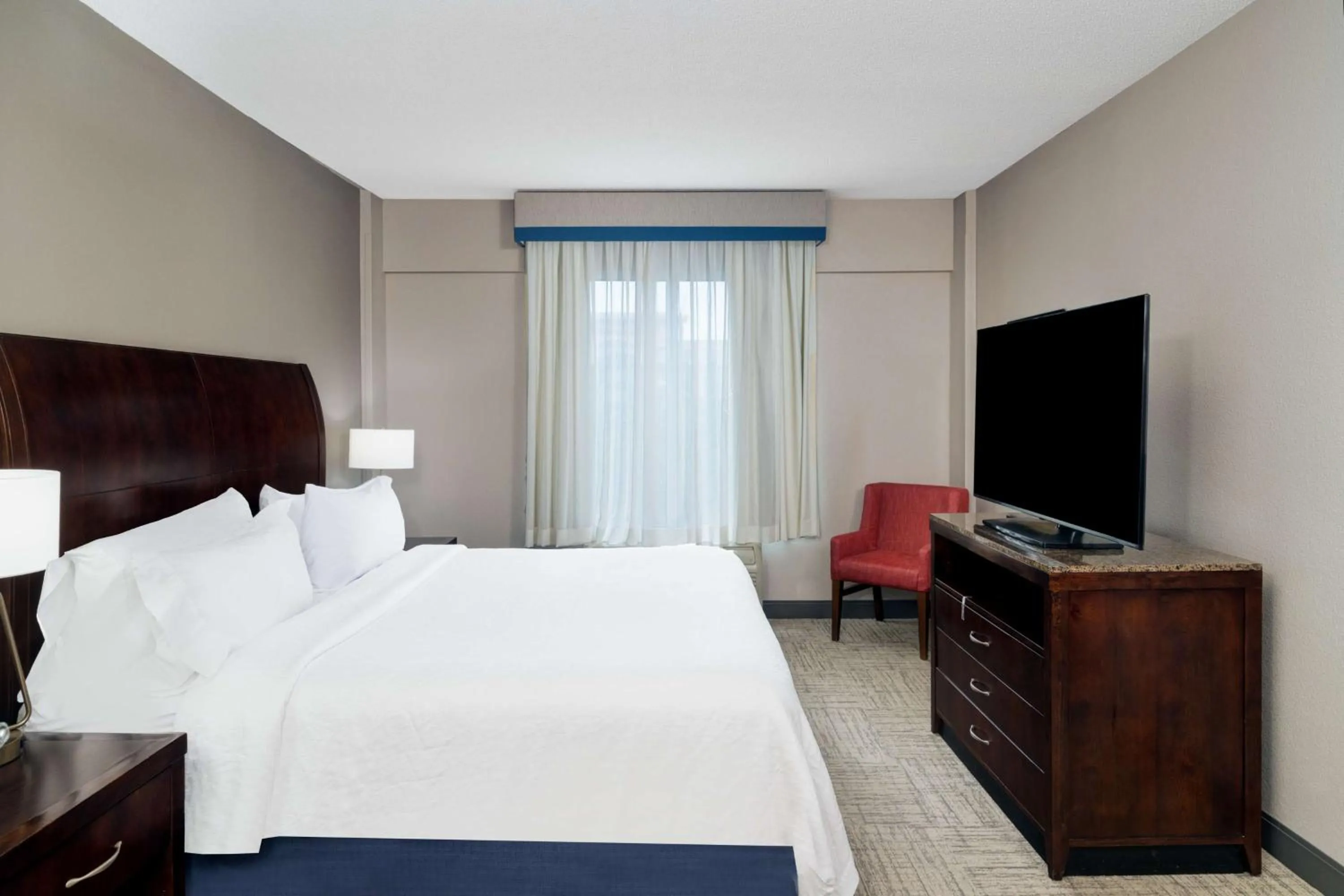 Deluxe King Suite with Shower - Mobility and Hearing Access in Hilton Garden Inn Augusta