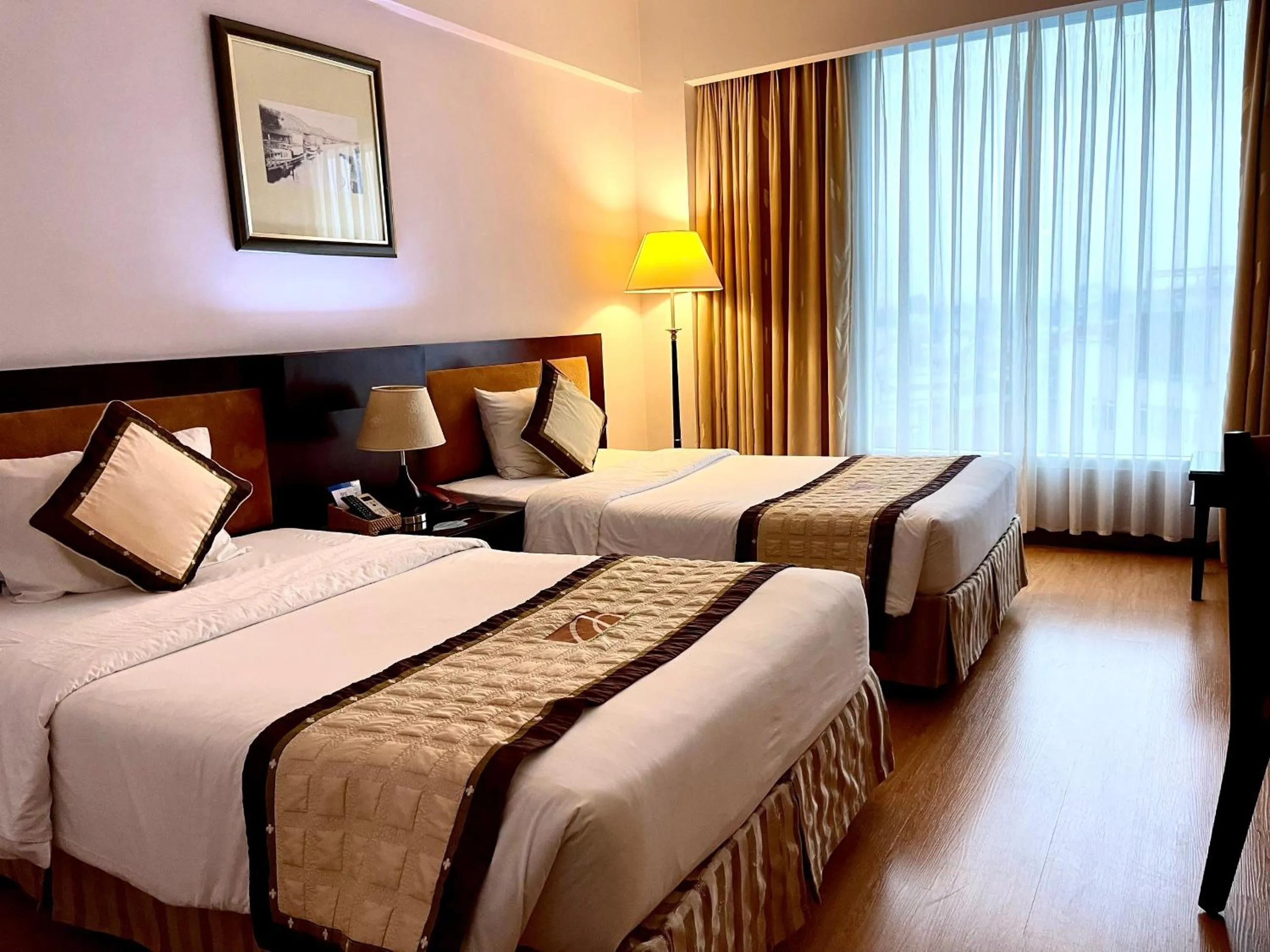 Twin Room with City View in Mondial Hotel Hue