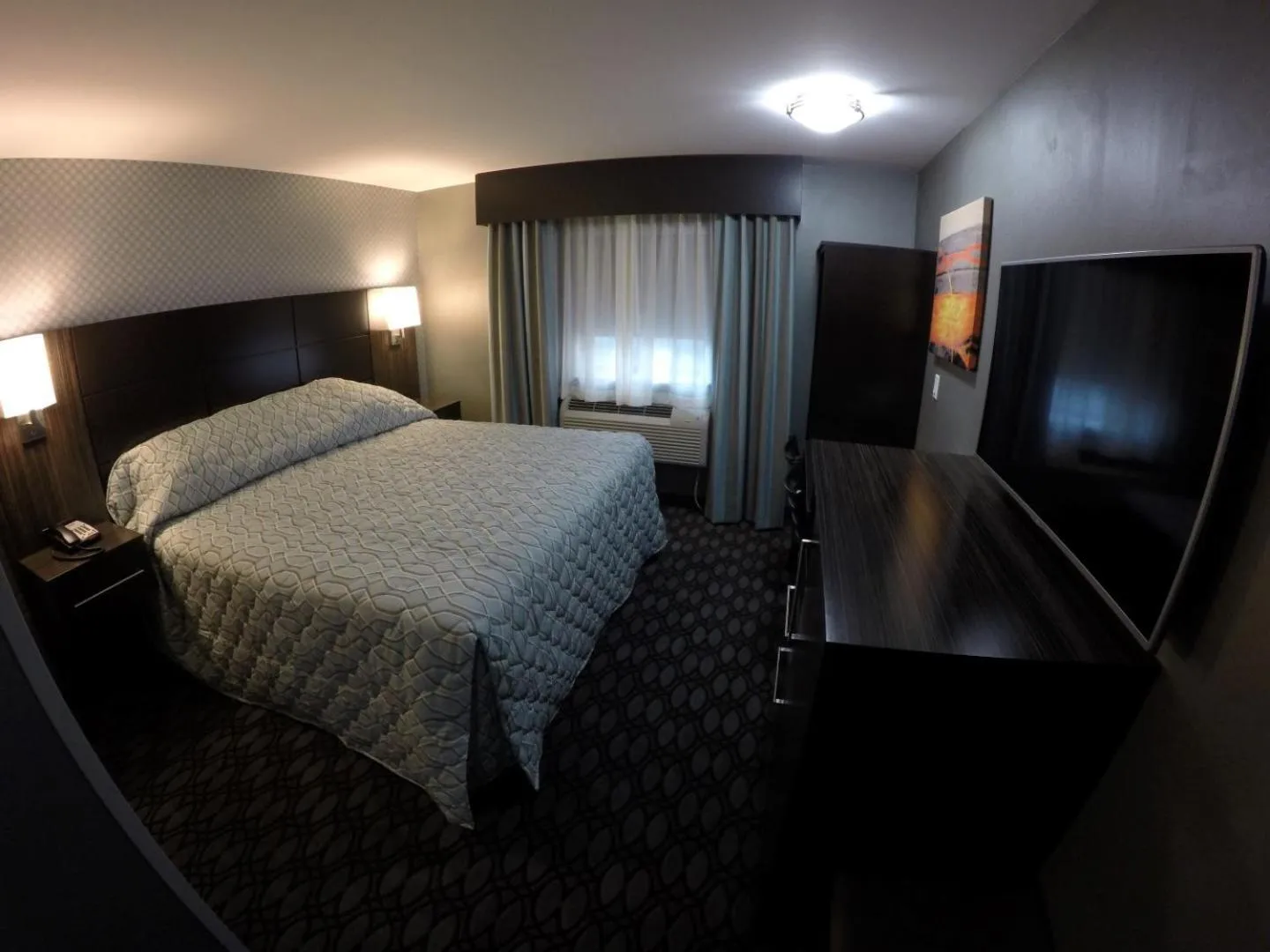 King Room - single occupancy - Disability Access in Red Carpet Inn Elmwood