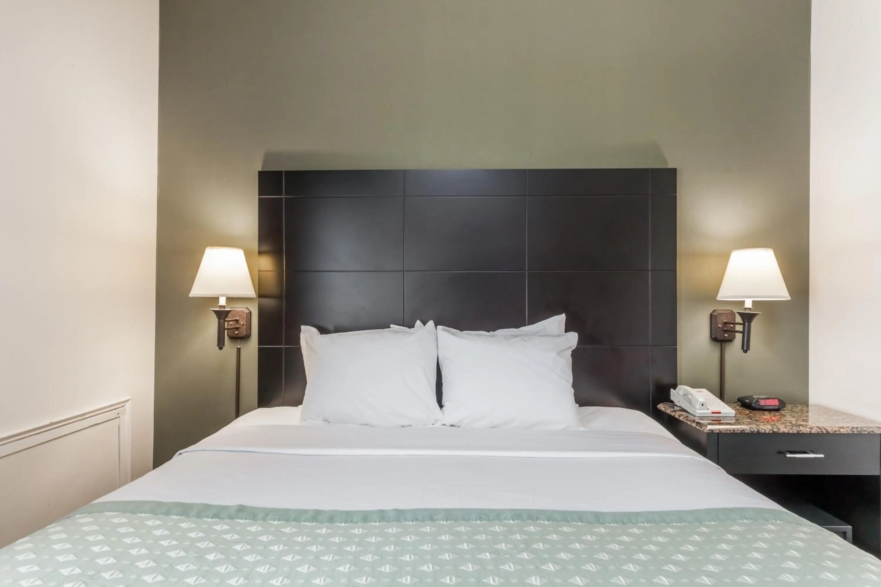 One-Bedroom King Suite - Non-Smoking in Ramada by Wyndham Newburgh/West Point