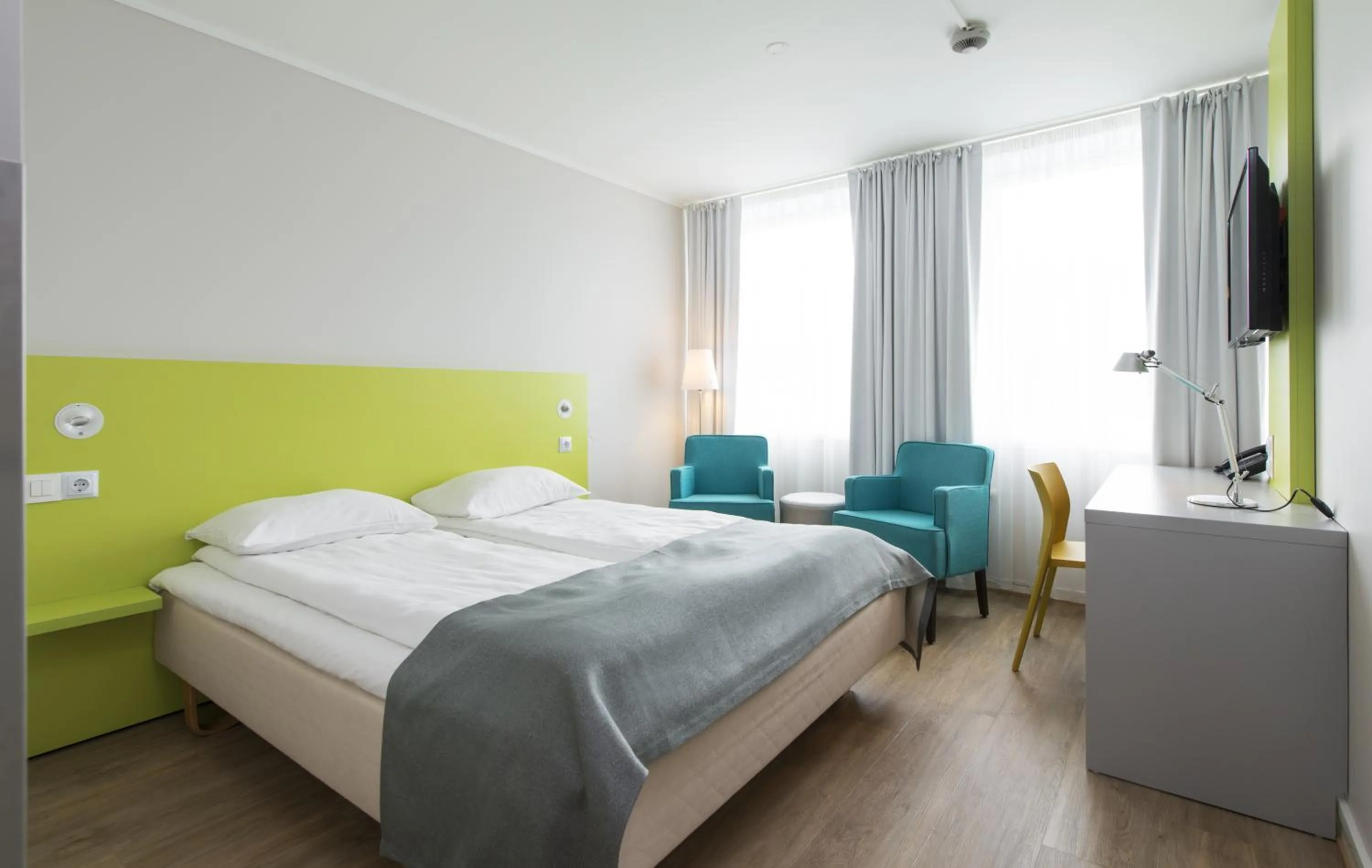 Standard Double Room, double bed 63 in in Thon Hotel Trondheim