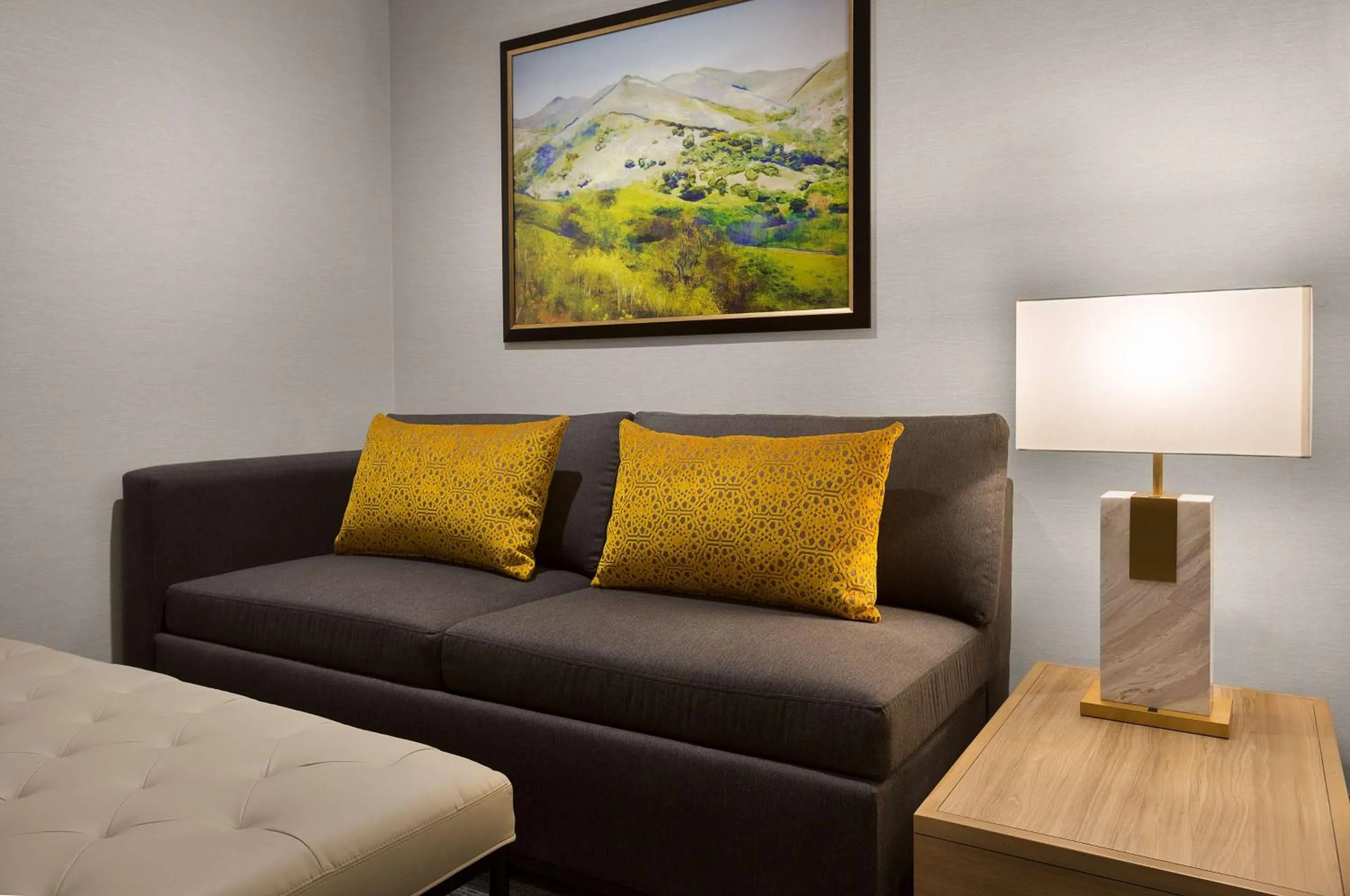 Mobility Accessible - Executive King Suite with Tub in Sonesta Silicon Valley