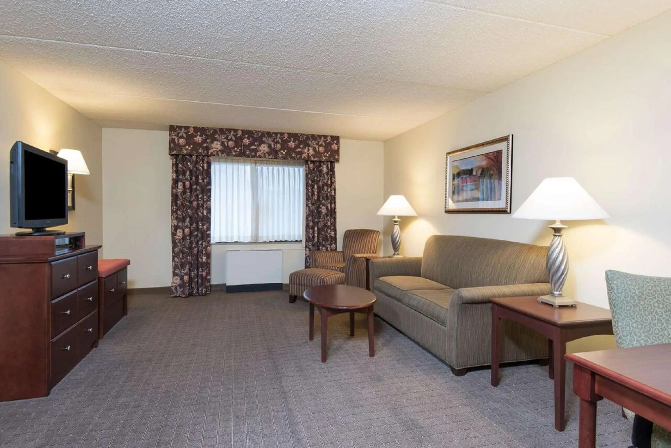 King Bed Suite in Hampton Inn Schenectady Downtown