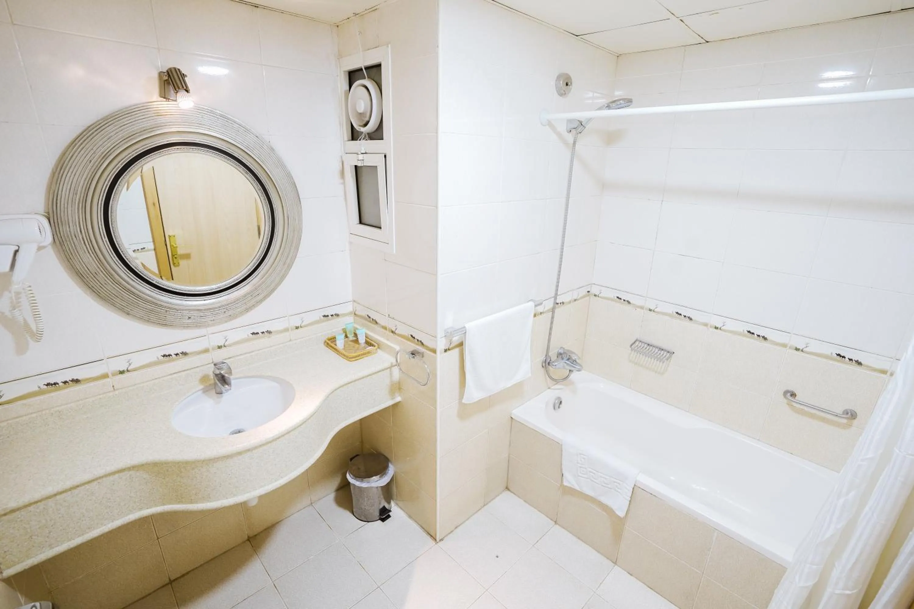 Standard Triple Room in Crystal Plaza Hotel