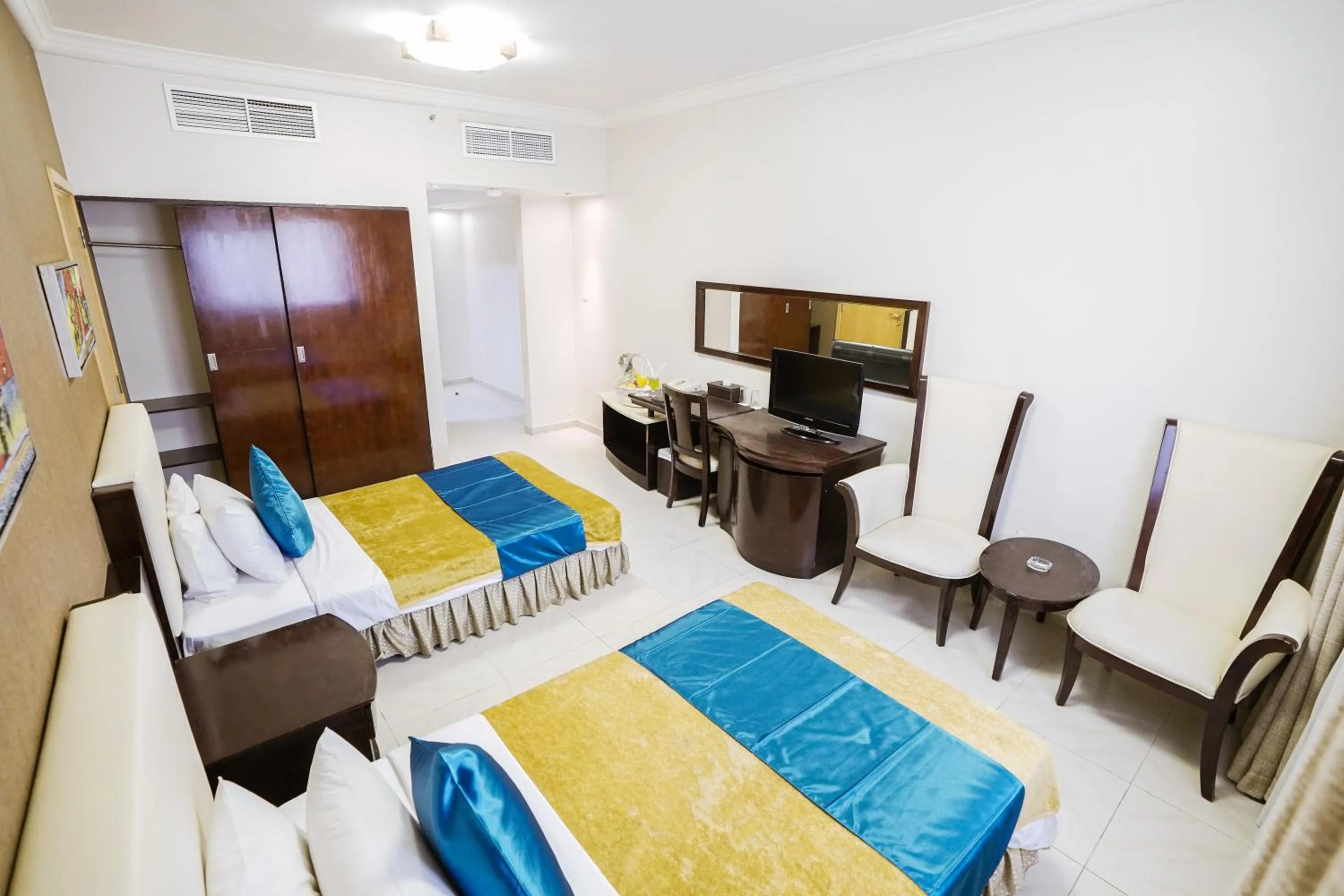 Standard Double - Twin in Crystal Plaza Hotel