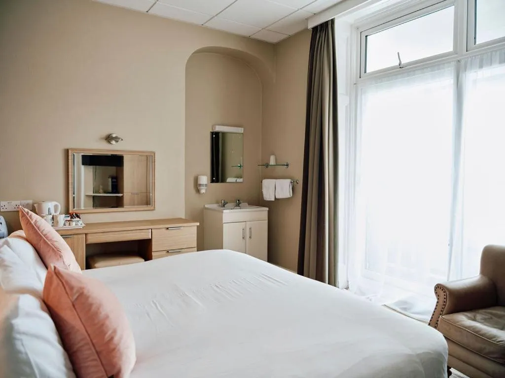 Double Room with Balcony and Sea View in Hotel De Normandie