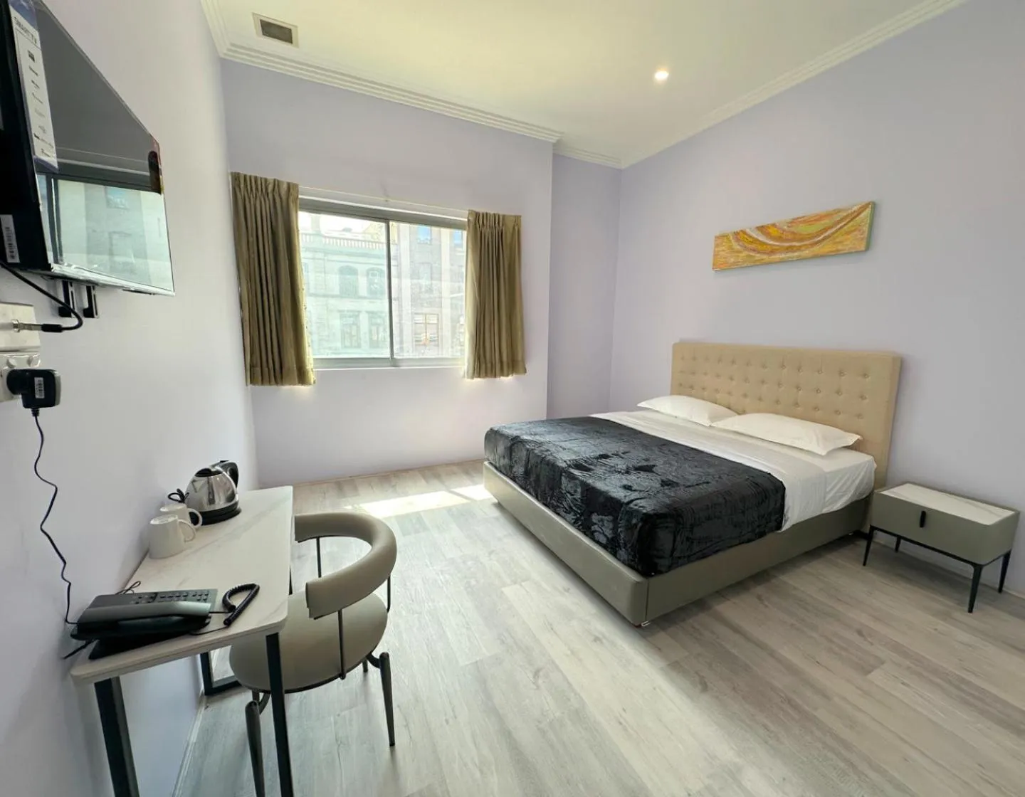 Deluxe King Room in Sydney RiseOn Hotel