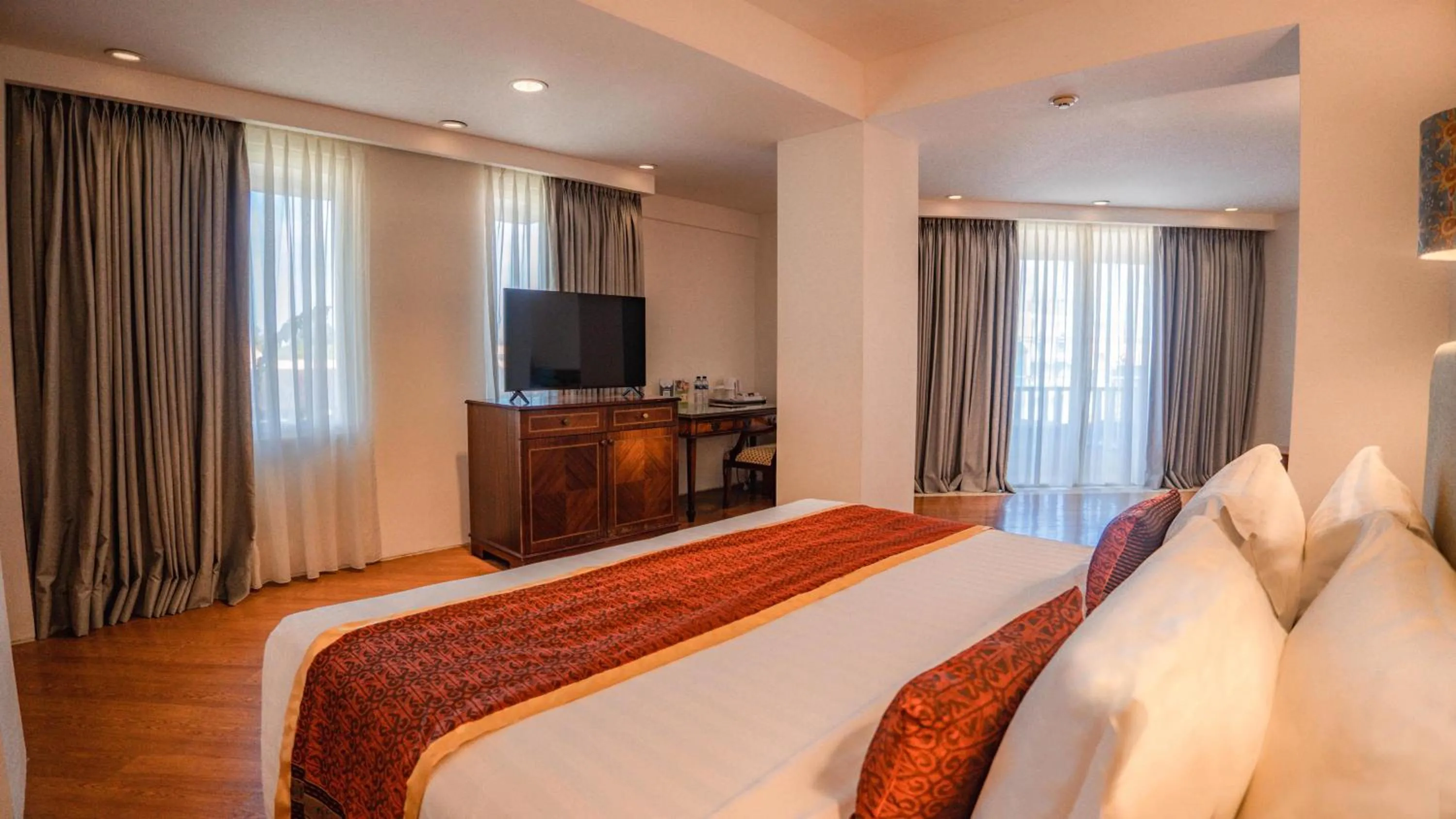 Super Deluxe Room with Free Airport Transfer in Kuta Paradiso Hotel