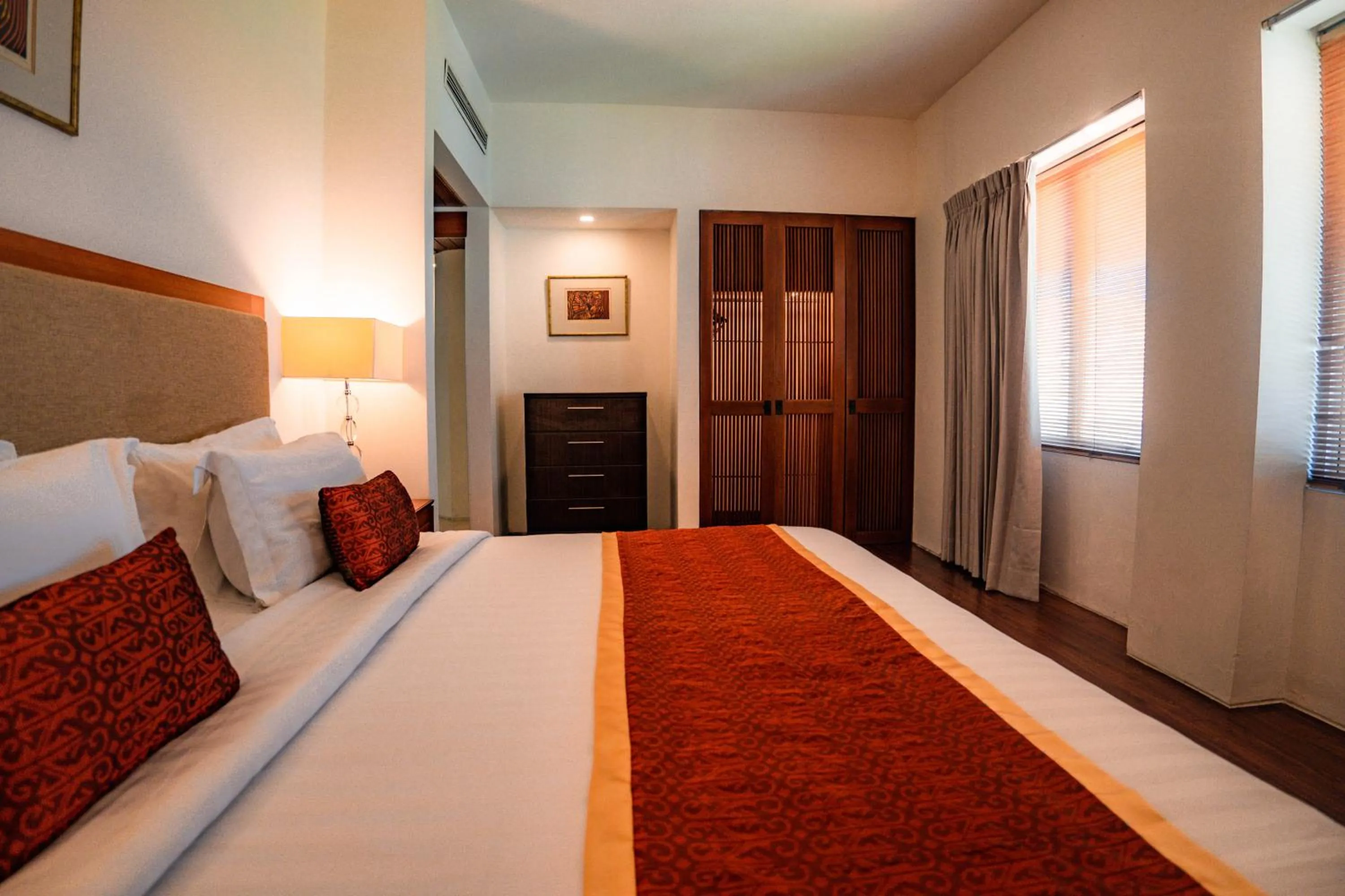 Suite Room with Free Airport Transfer in Kuta Paradiso Hotel