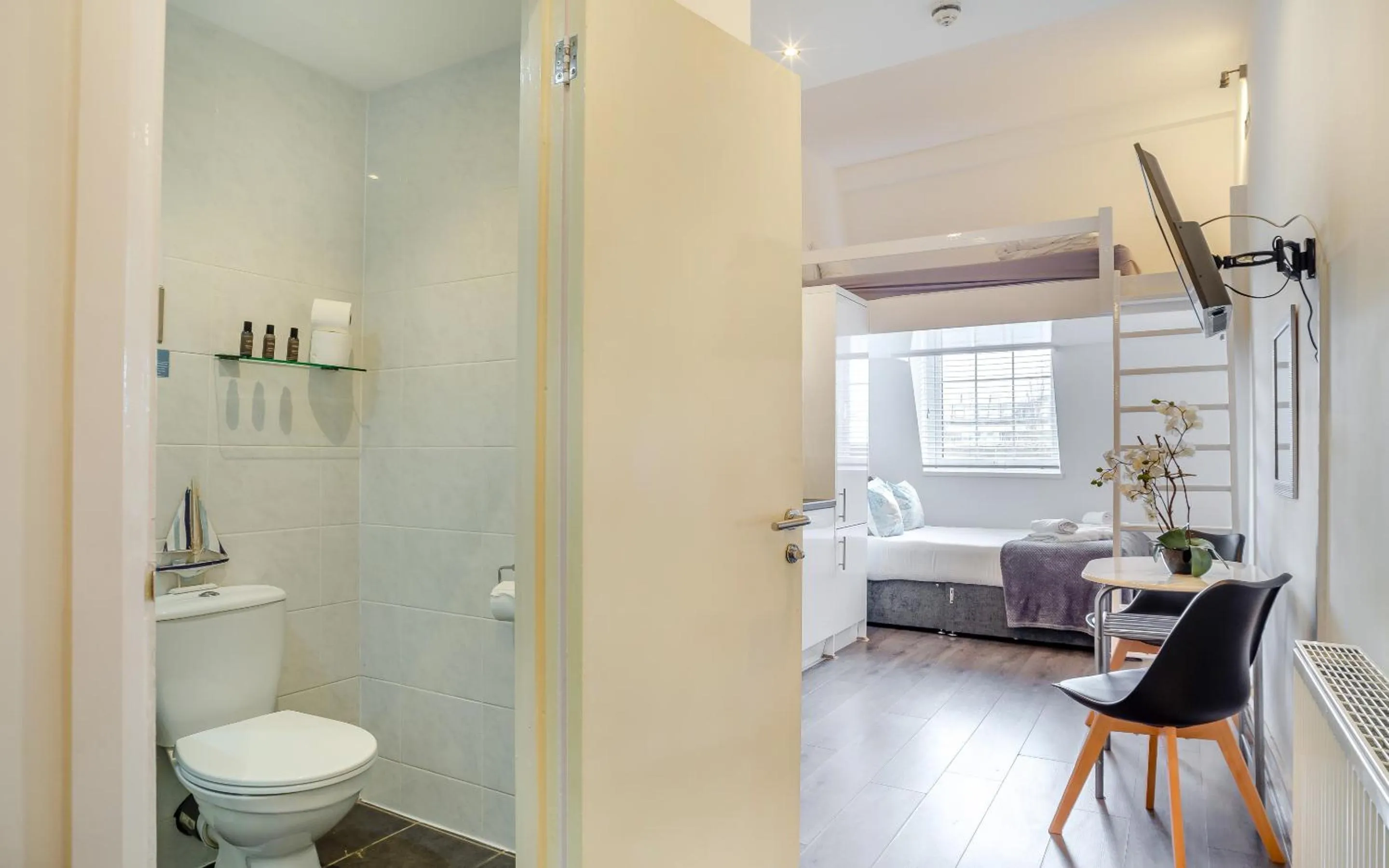 Studio in Fox House Studios, City centre Aparthotel