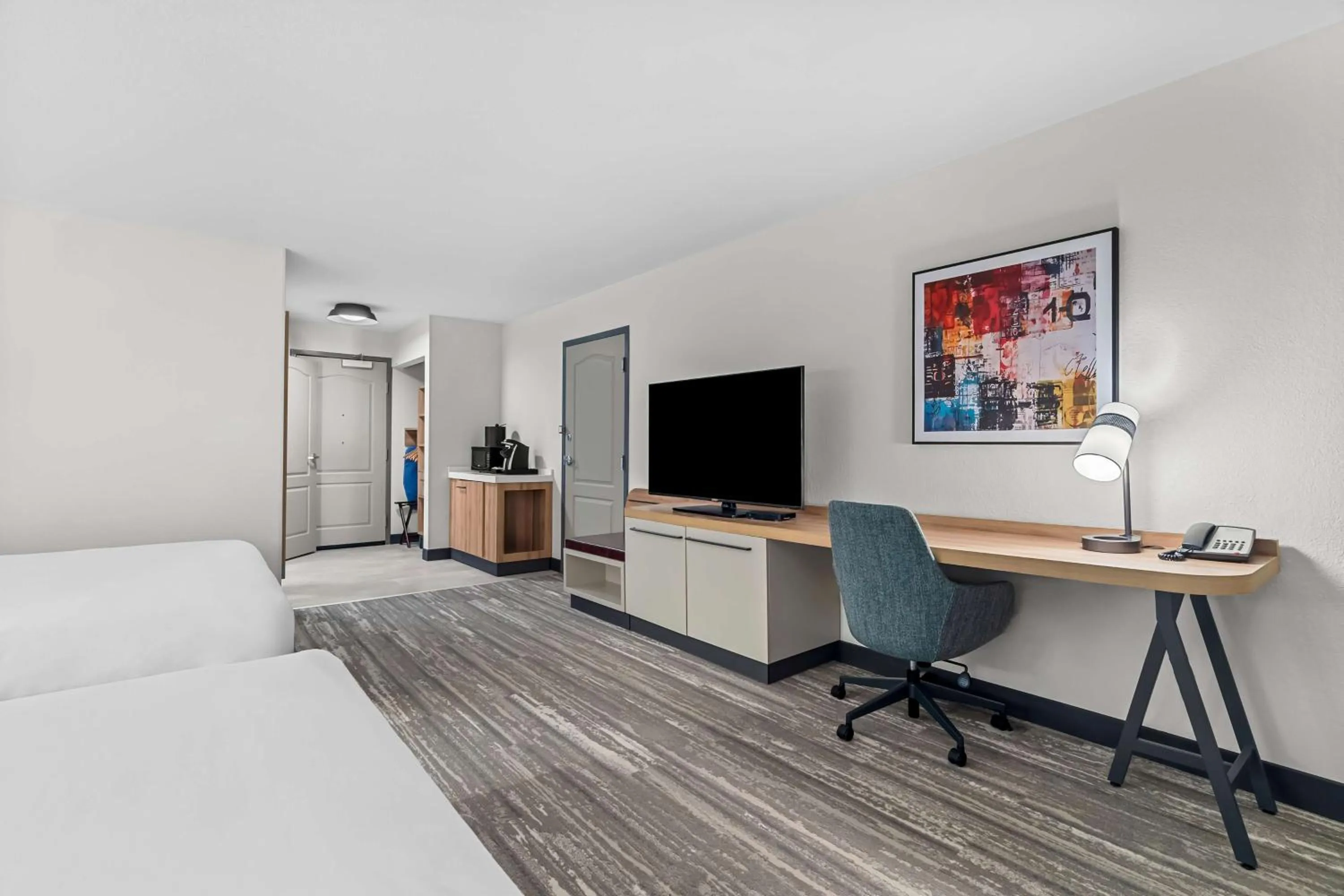 Queen Room with Two Queen Beds and Accessible Tub - Mobility Access in Hilton Garden Inn Cartersville