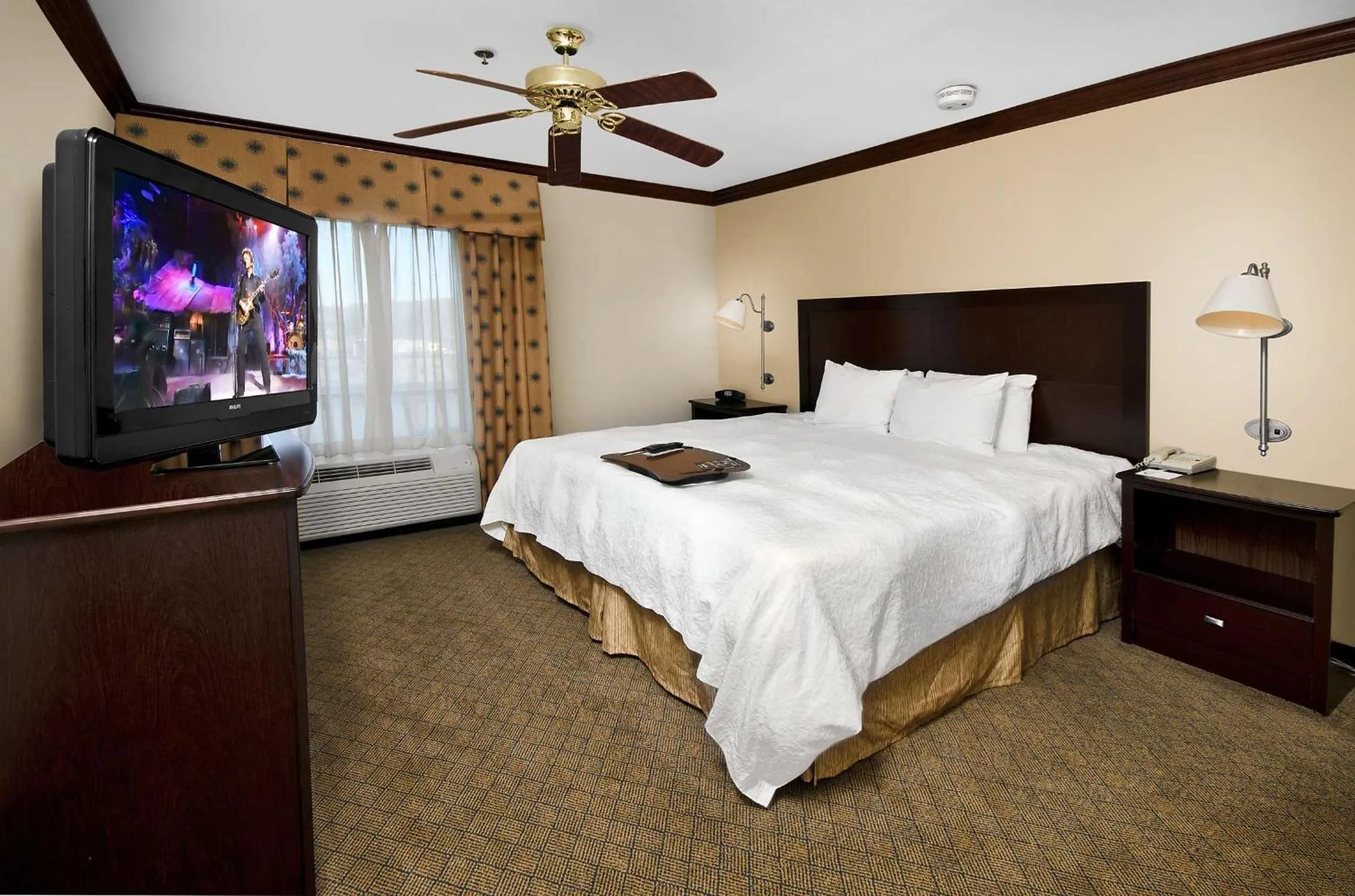 One-Bedroom King Suite with Whirlpool - Non-Smoking  in Hampton Inn Asheboro