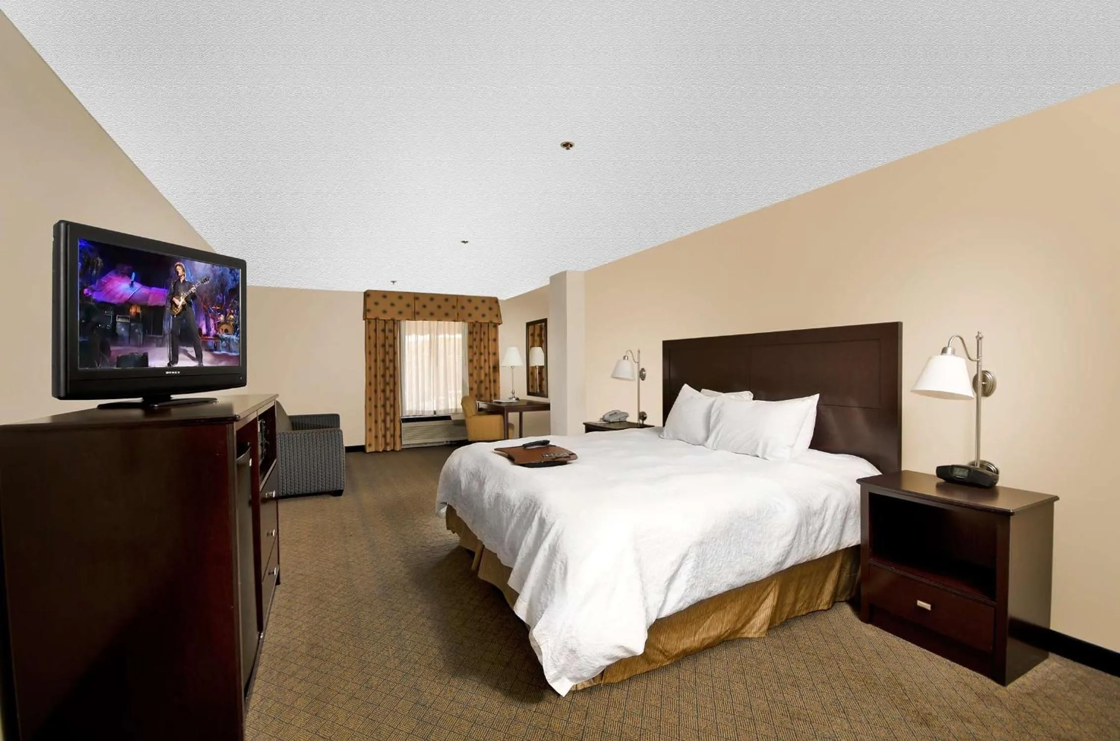 King Room with Sofa Bed and Study - Non-Smoking in Hampton Inn Asheboro
