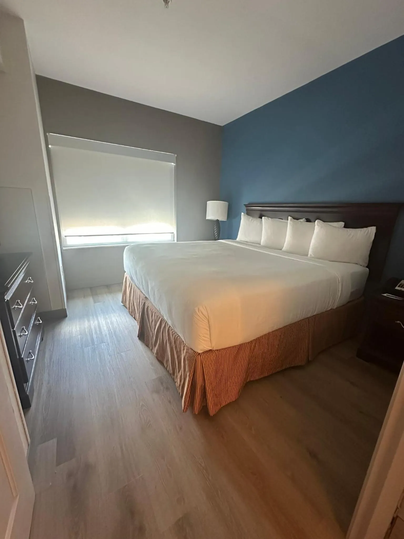 One-Bedroom King Suite with Sofa Bed - Non-Smoking in Country Inn & Suites by Radisson, Concord (Kannapolis), NC