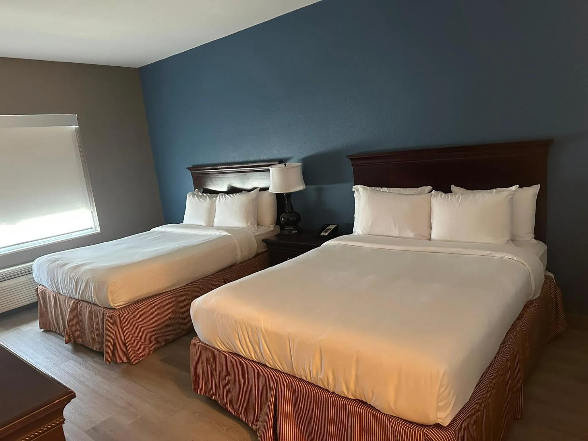 Queen Room with Two Queen Beds - Disability Access/Non-Smoking in Country Inn & Suites by Radisson, Concord (Kannapolis), NC