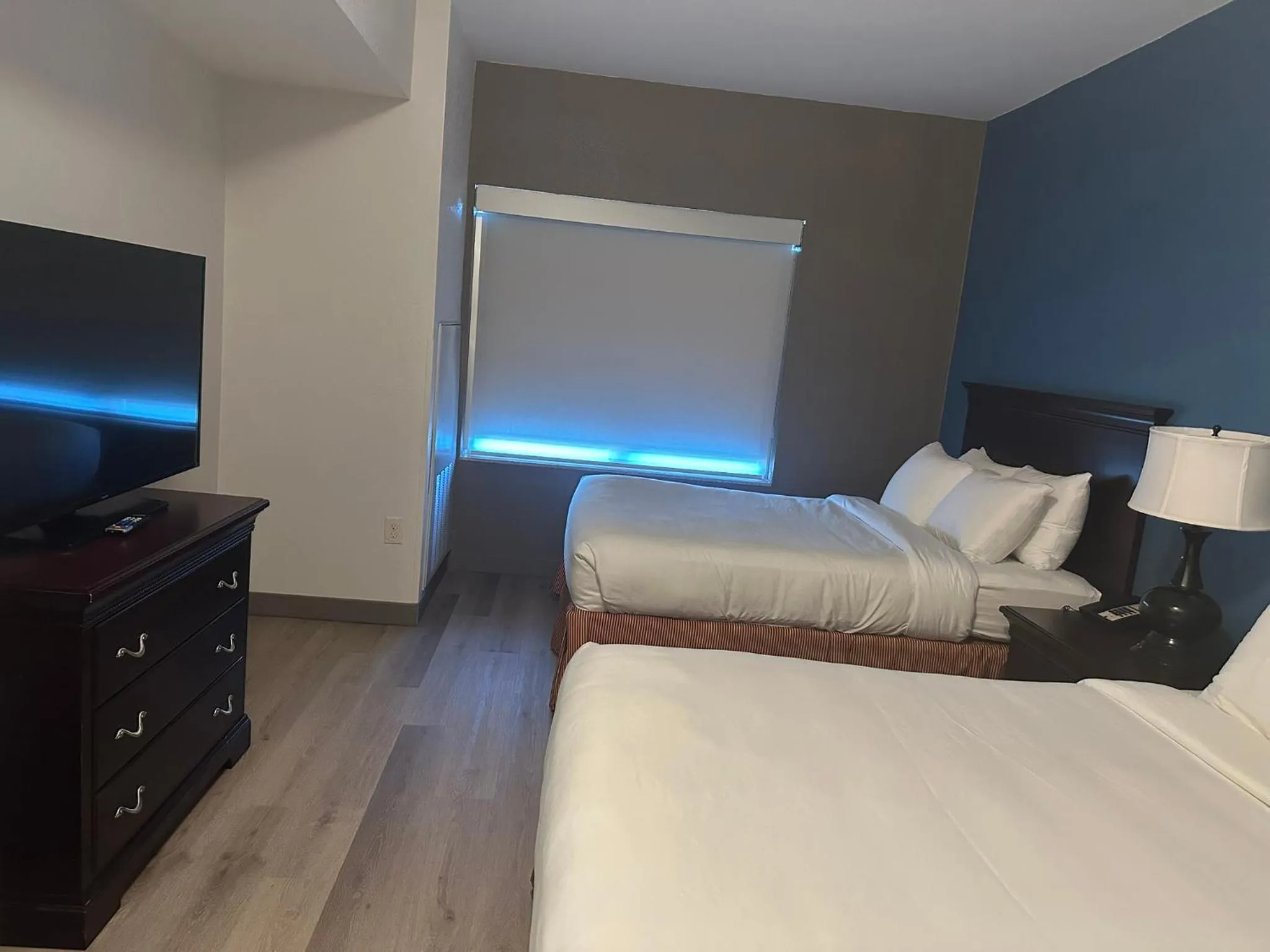 One-Bedroom Queen Suite - Non-Smoking in Country Inn & Suites by Radisson, Concord (Kannapolis), NC