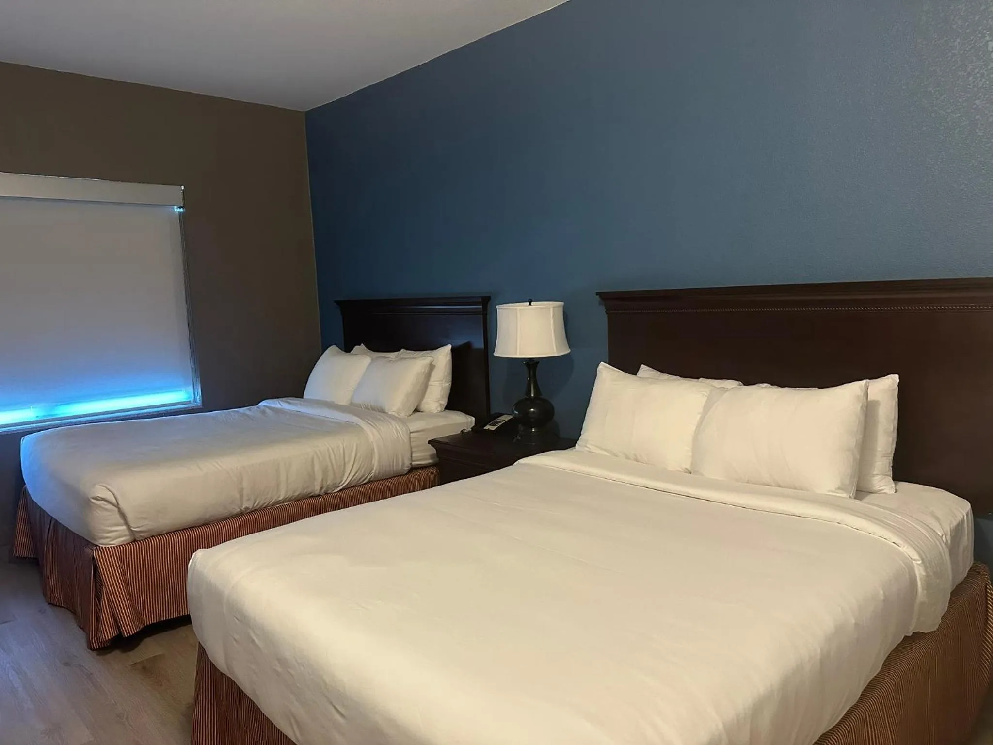 Queen Room with Two Queen Beds - Non-Smoking in Country Inn & Suites by Radisson, Concord (Kannapolis), NC