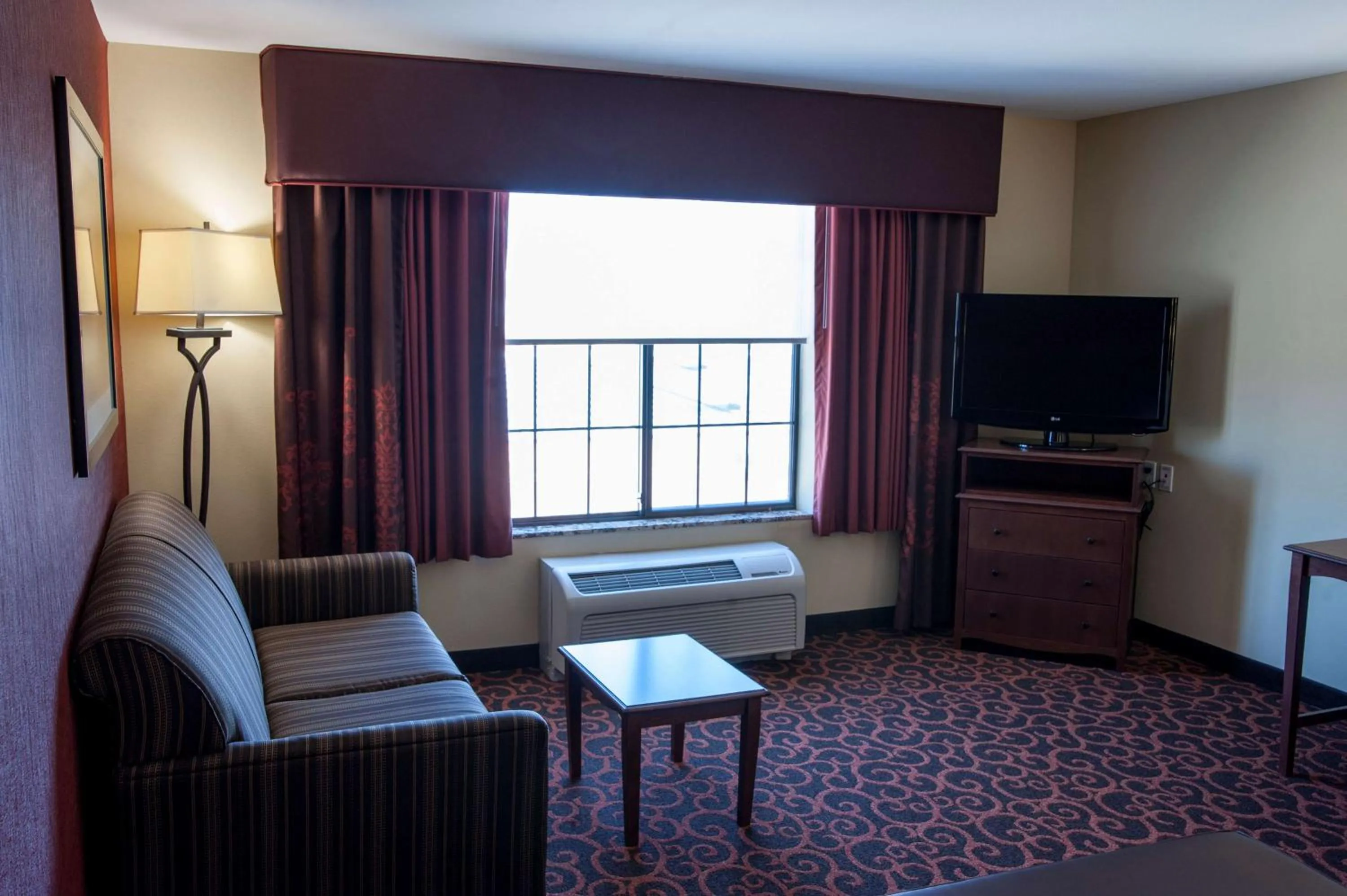 King Study Room with Sofa Bed - Non-Smoking in Hampton Inn & Suites Watertown