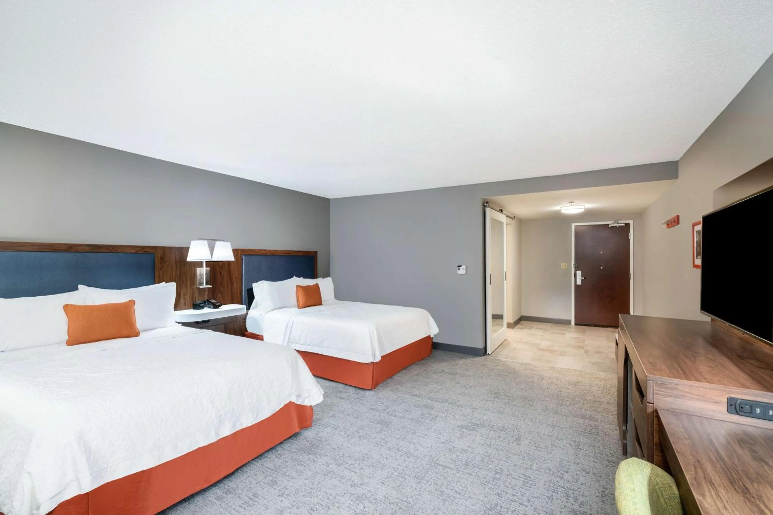 Queen Room with Two Queen Beds - Mobility and Hearing Access/Non-Smoking in Hampton Inn & Suites Opelika-I-85 Auburn Area