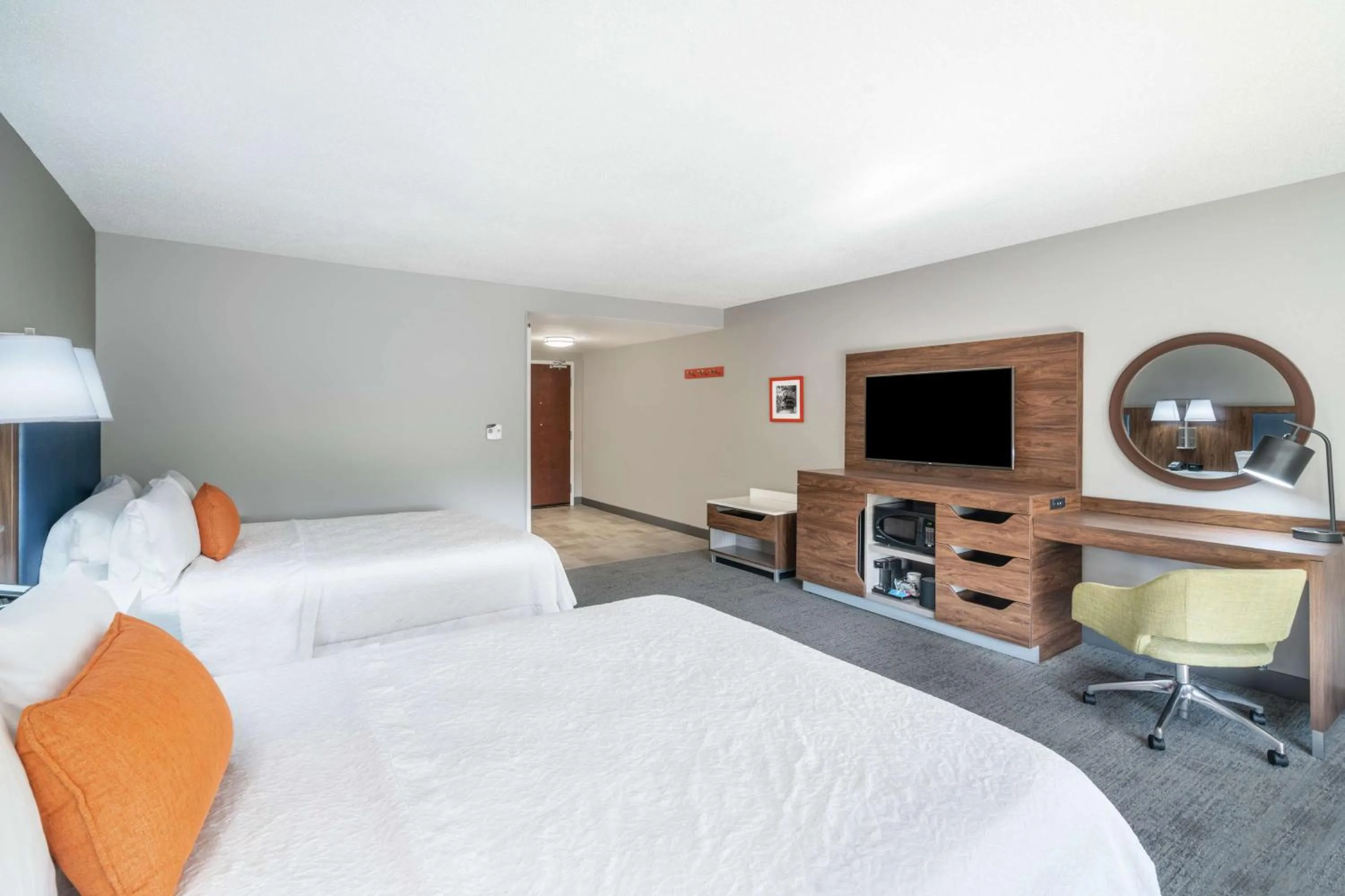 King Room with Accessible Tub - Mobility and Hearing Access/Non-Smoking in Hampton Inn & Suites Opelika-I-85 Auburn Area