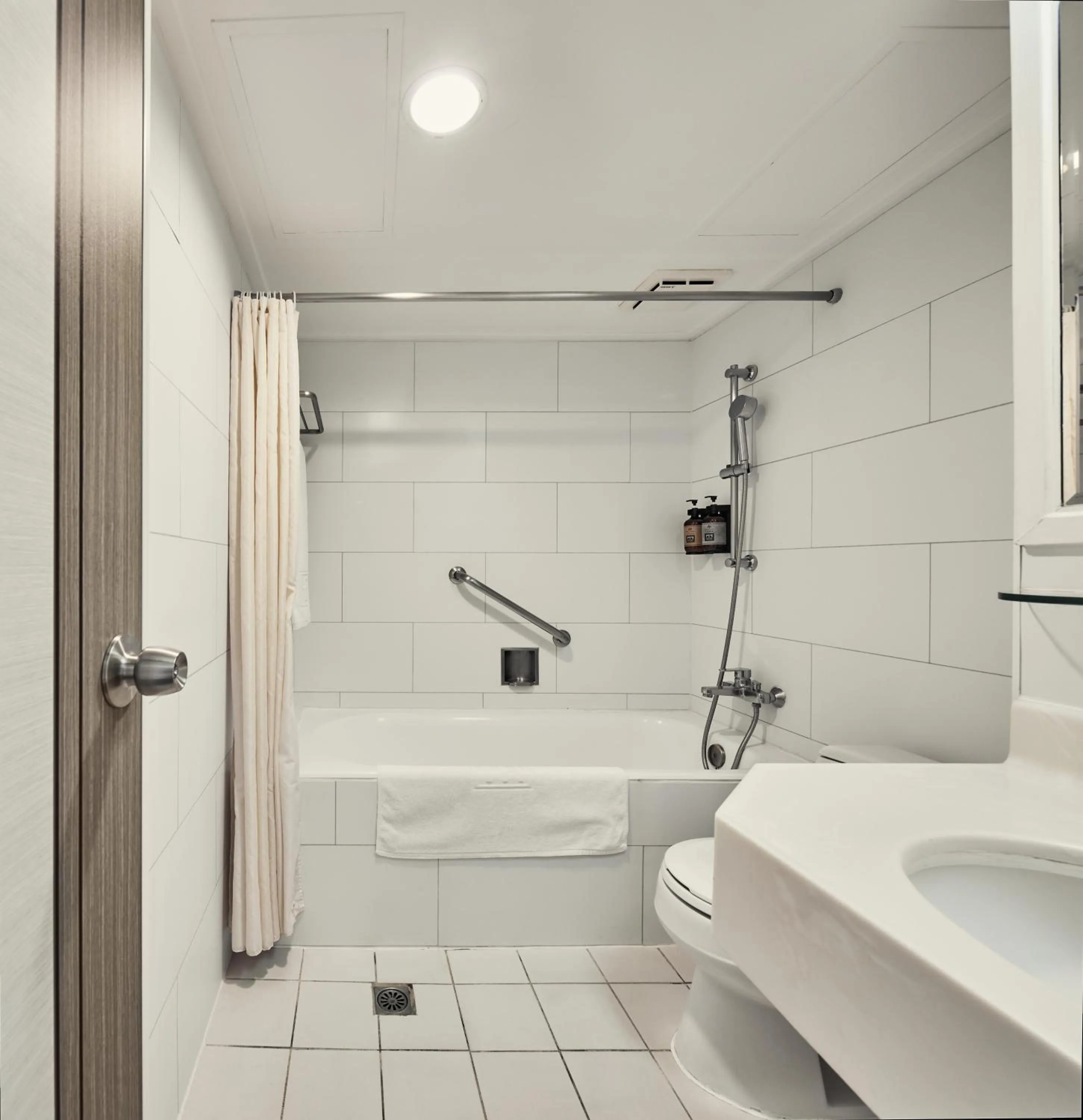 Superior Family Room in Beach Resort Green Bay