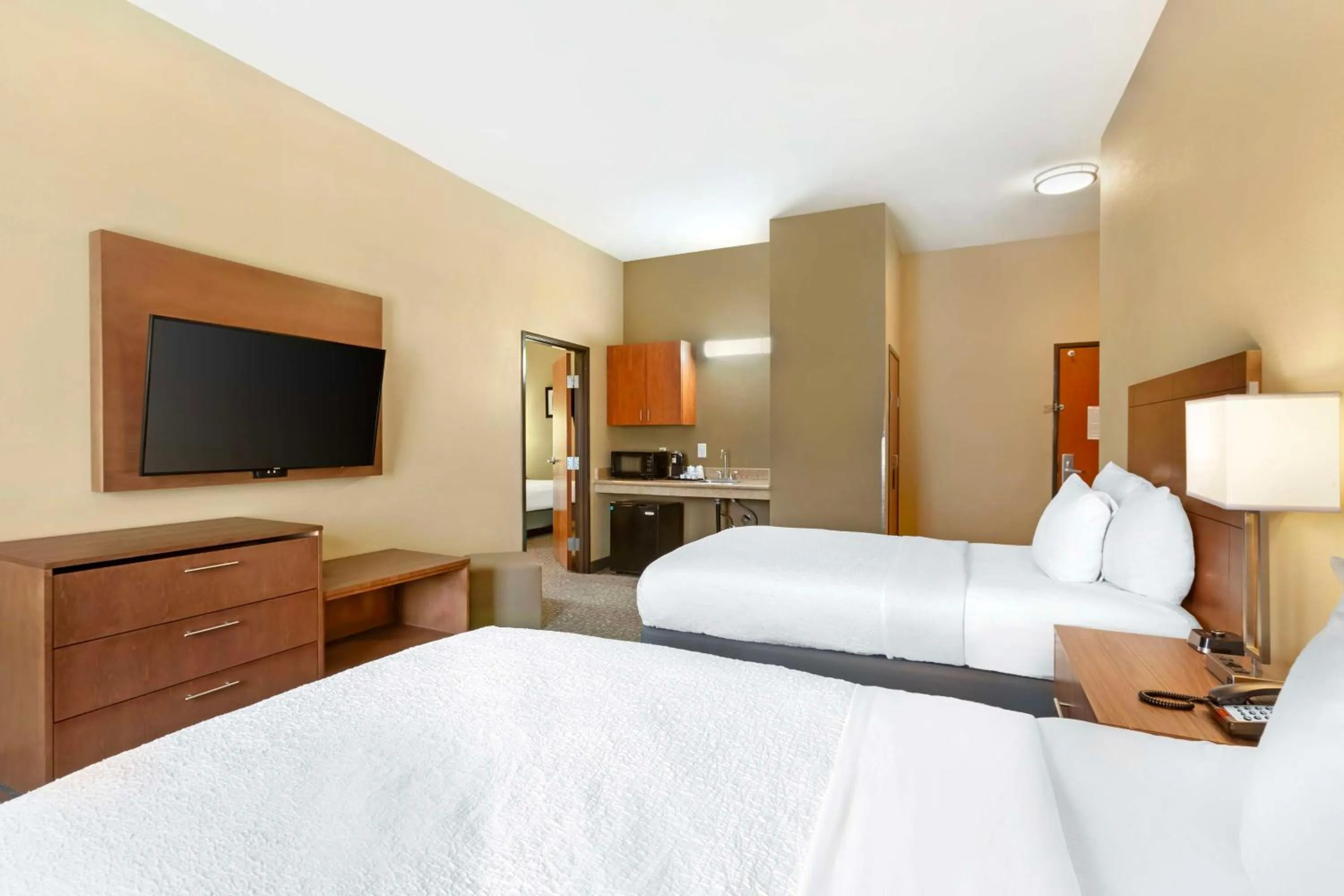 King Suite with Mobility Accessible Tub in Best Western Plus Surprise-Phoenix NW