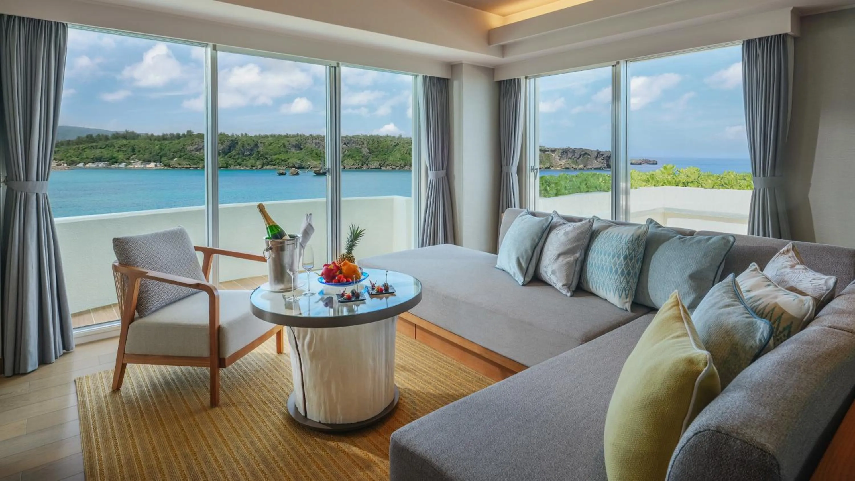 Club Intercontinental Corner Suite in ANA InterContinental Manza Beach Resort by IHG