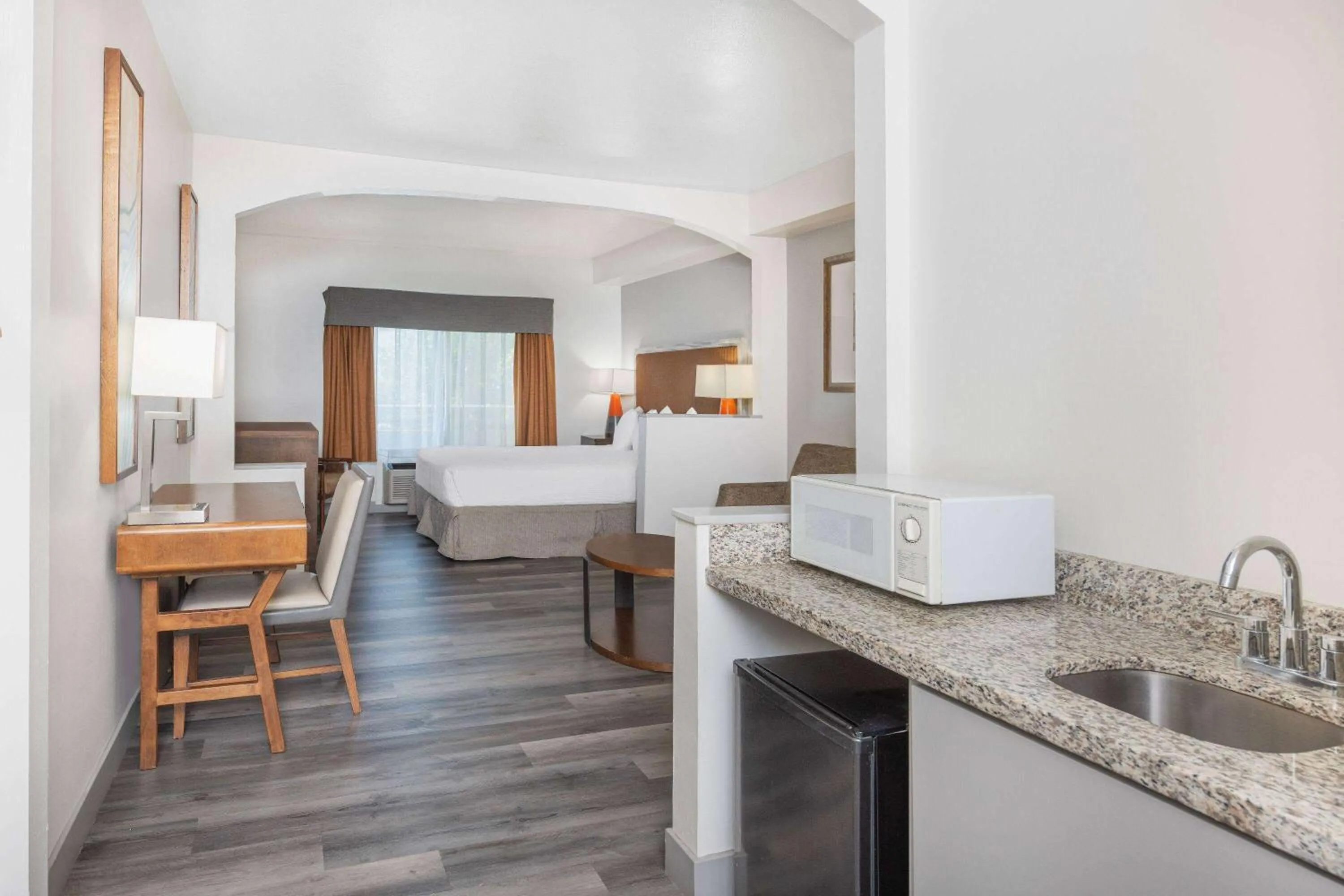 Efficiency King Suite - Non-Smoking in Ramada by Wyndham Bakersfield