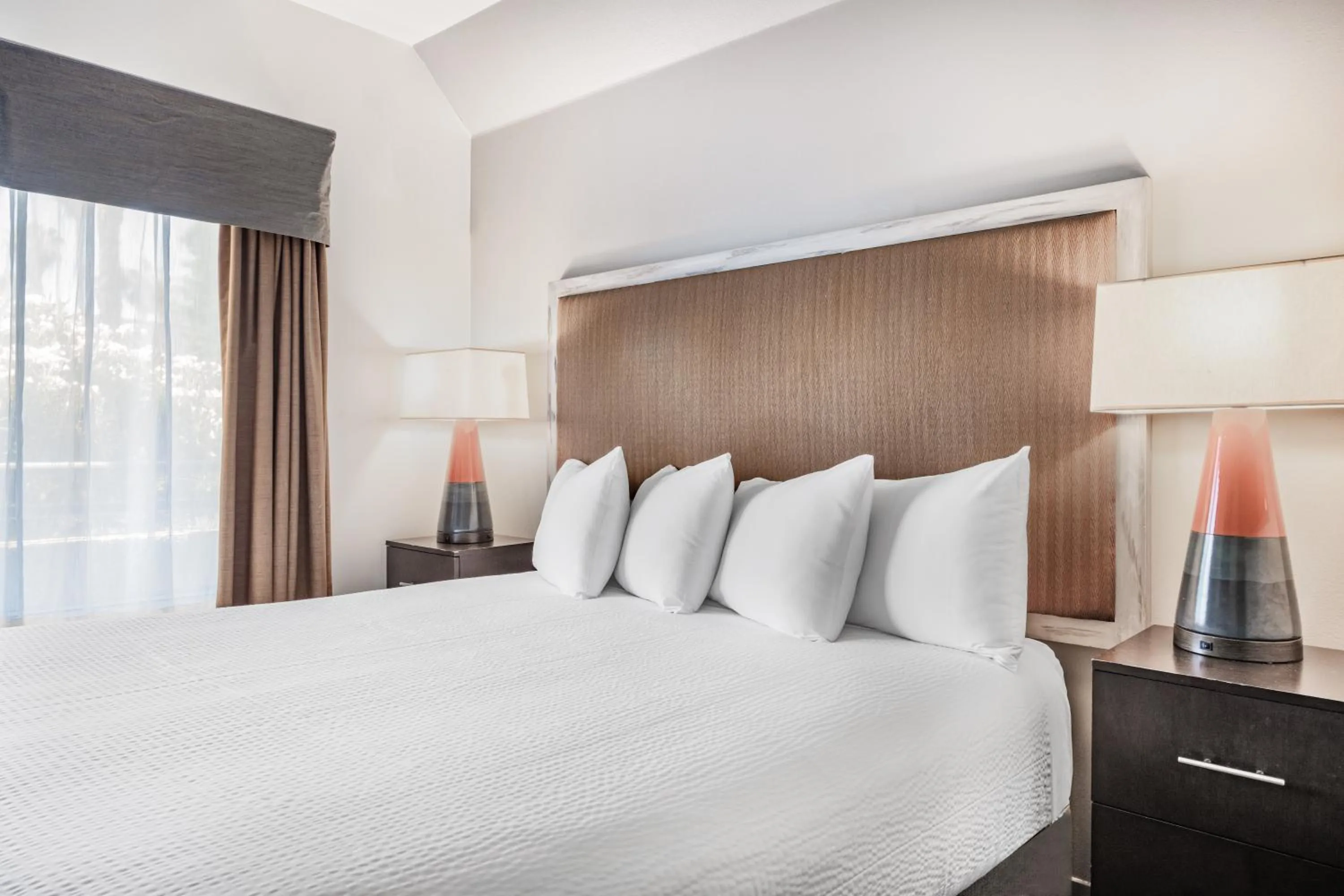 Deluxe King Suite - Non-Smoking in Ramada by Wyndham Bakersfield