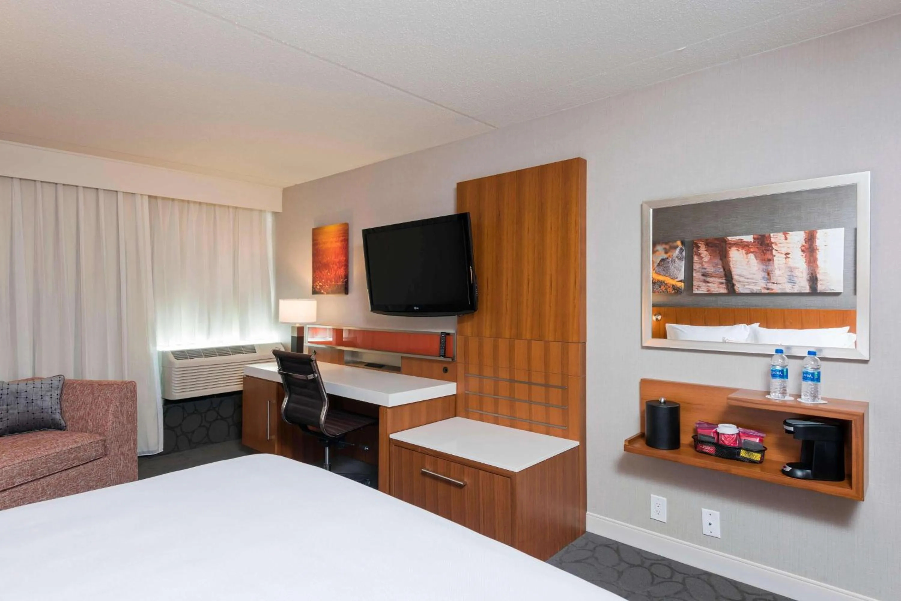 King Suite with Kitchenette in Delta Hotels by Marriott Grand Rapids Airport