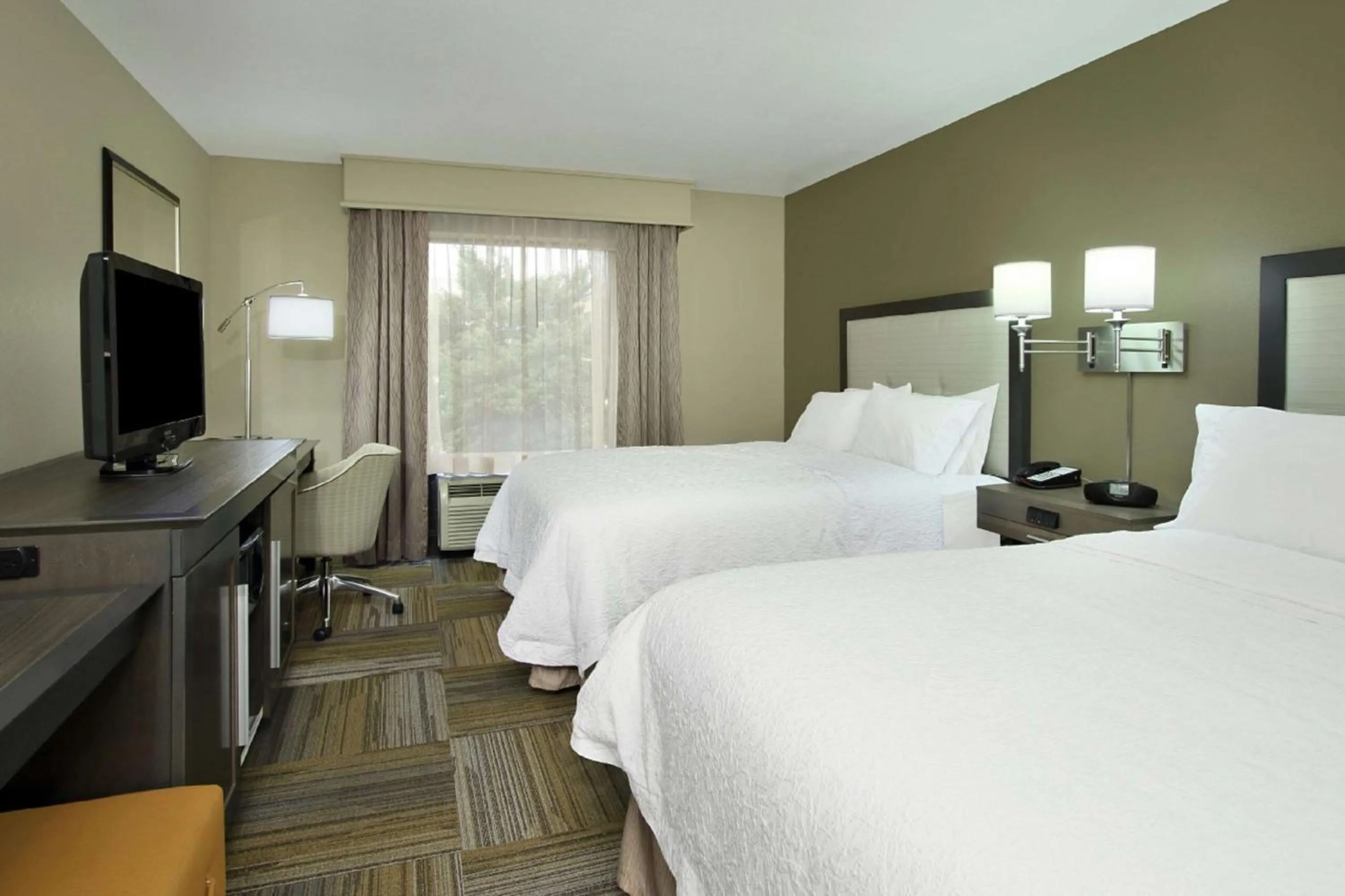 King Room with King Bed - Non-Smoking in Hampton Inn Jasper, AL