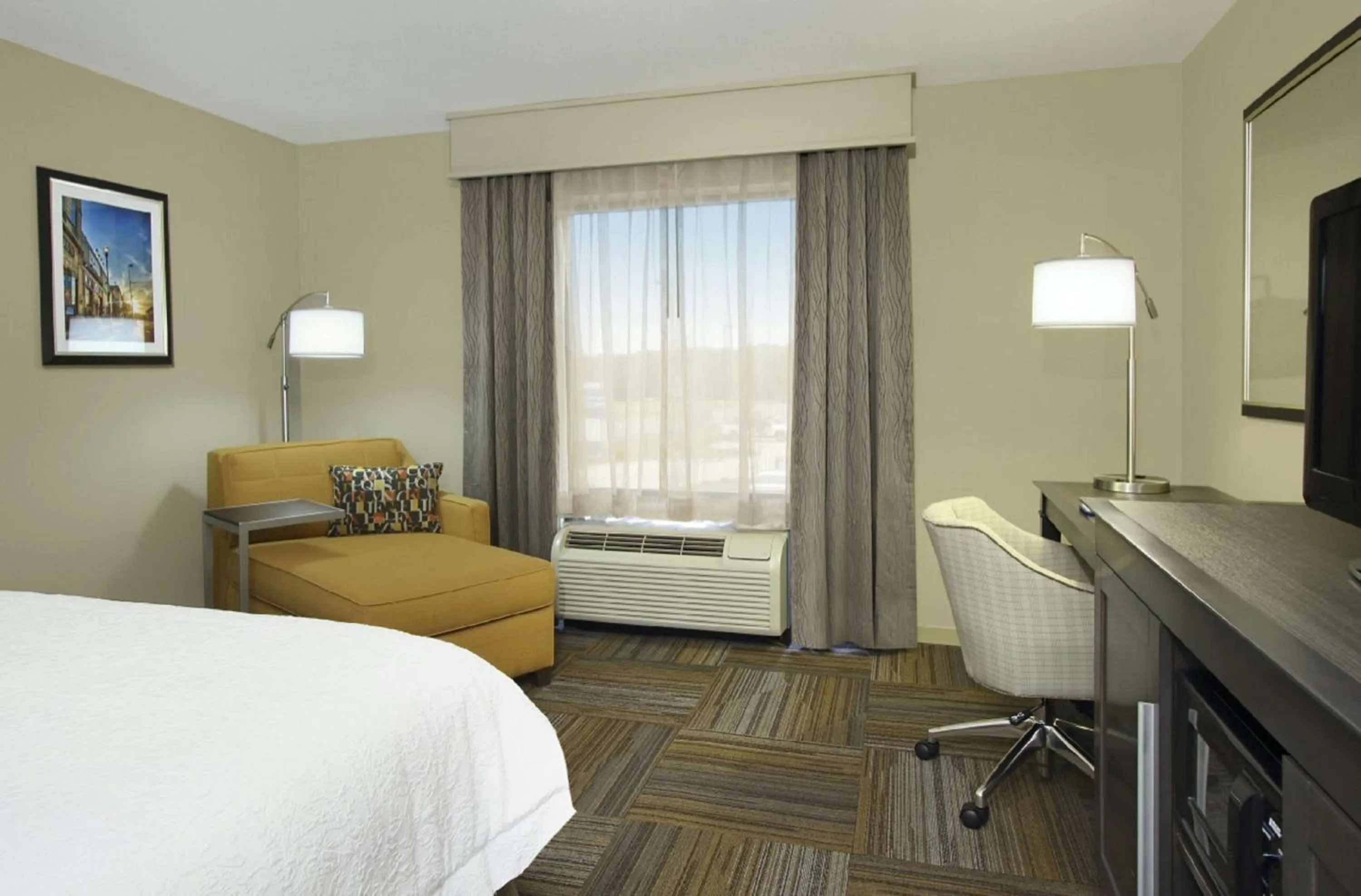 Queen Room with Two Queen Beds - Mobility and Hearing Access/Non-Smoking in Hampton Inn Jasper, AL