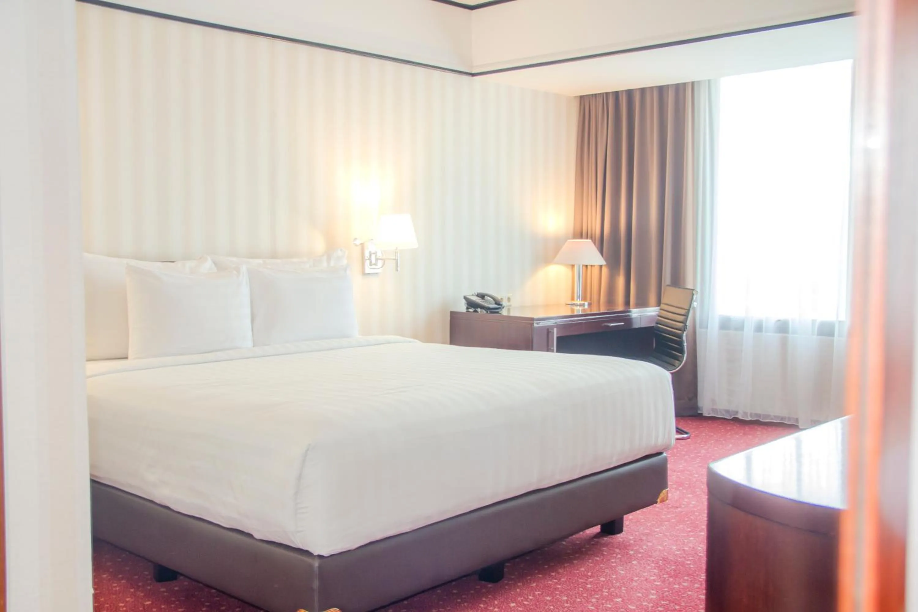 Deluxe Double or Twin Room in Redtop Hotel & Convention Center