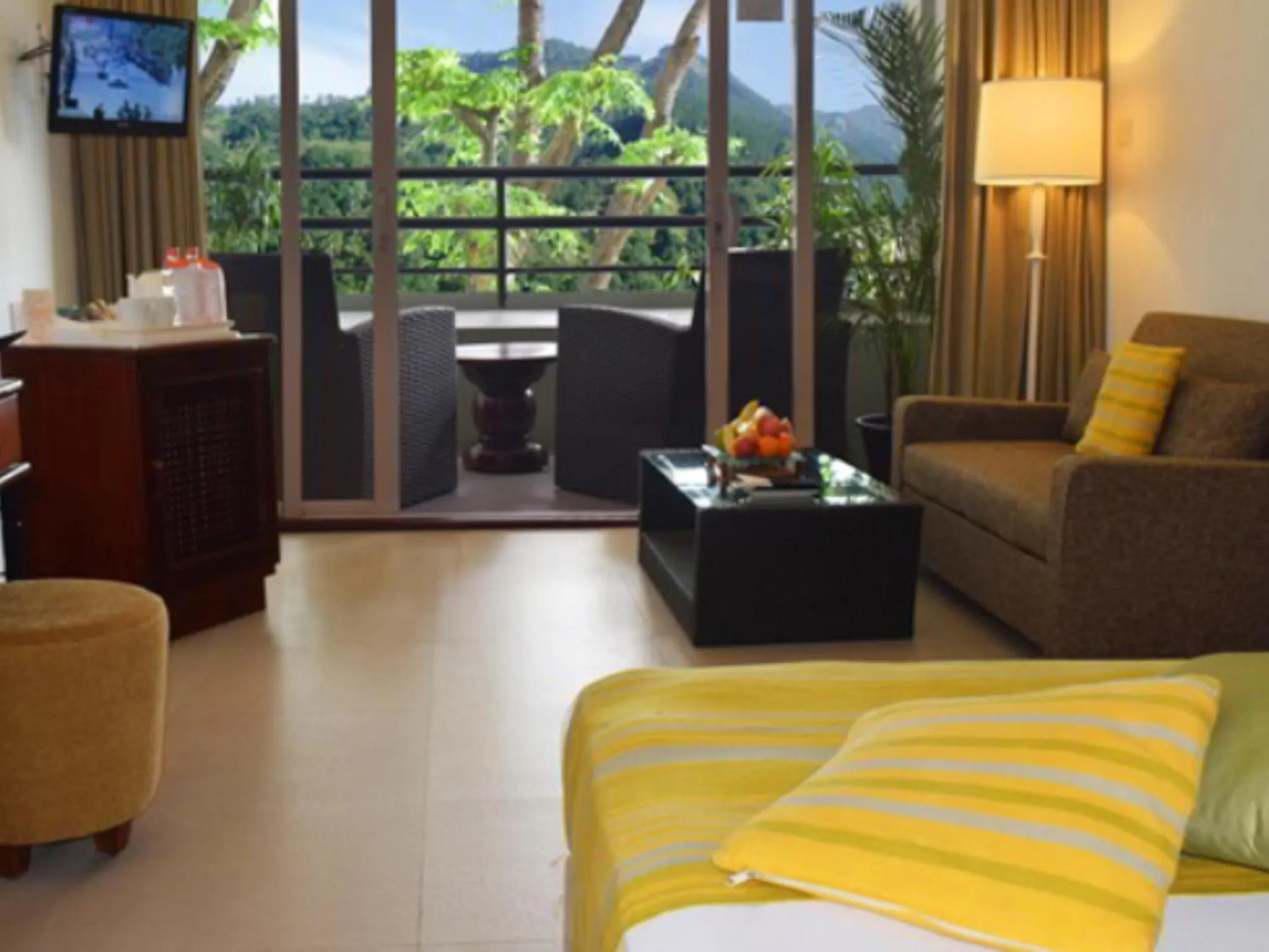 Deluxe Room in Thilanka Hotel