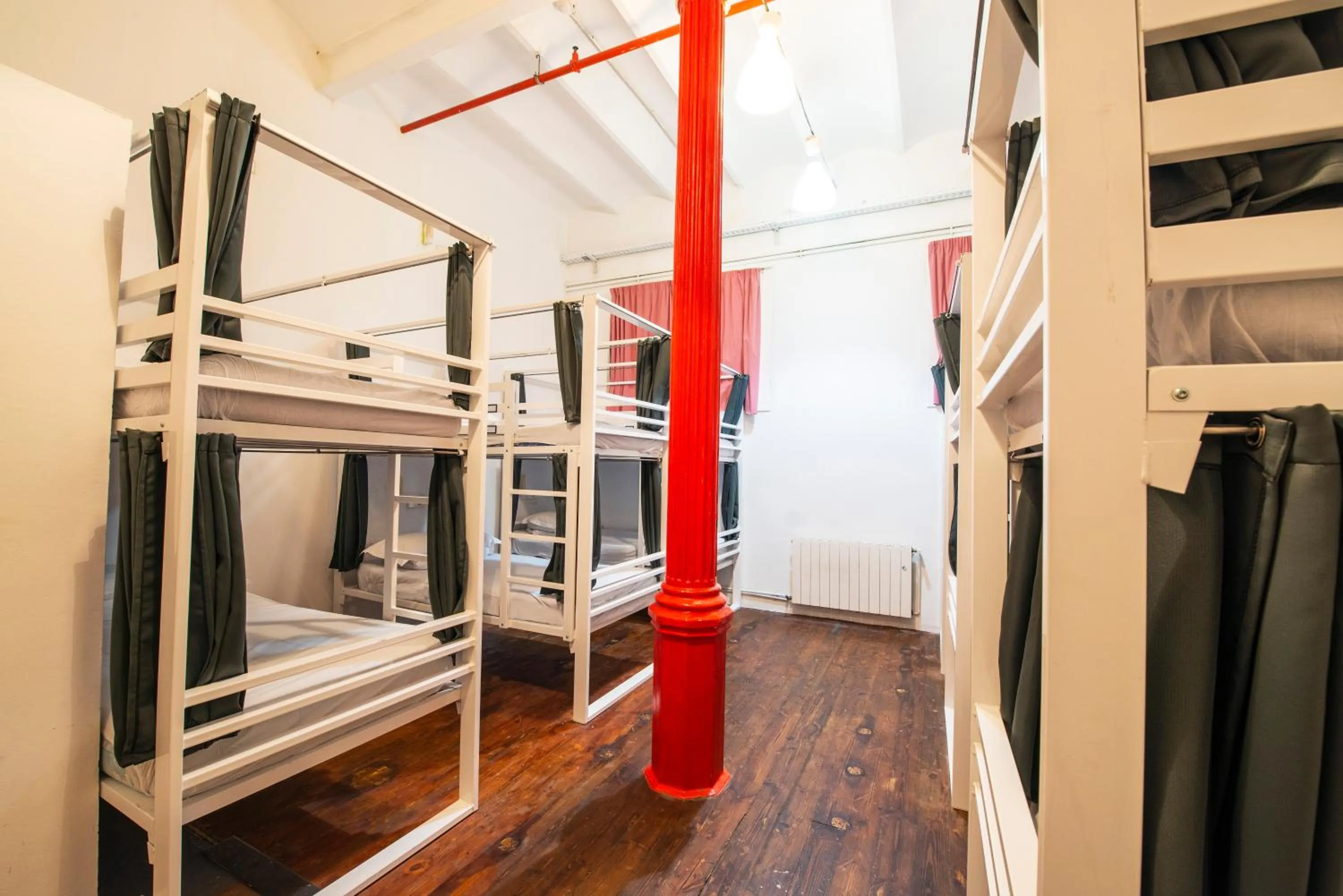 Bed in 12-Bed Mixed Dorm Shared Bathroom in Safestay Barcelona Gothic