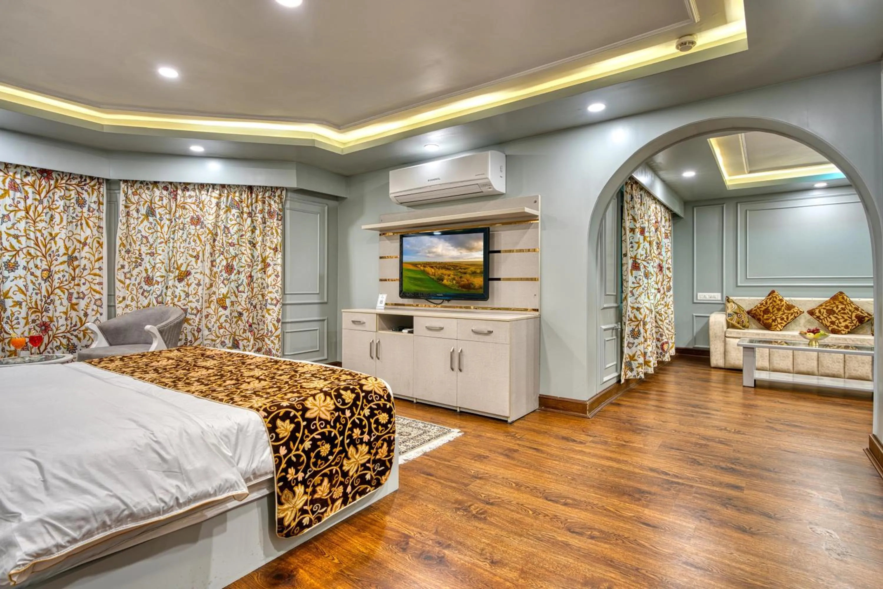 Suite with Mountain View in Hotel Baisaran Pahalgam