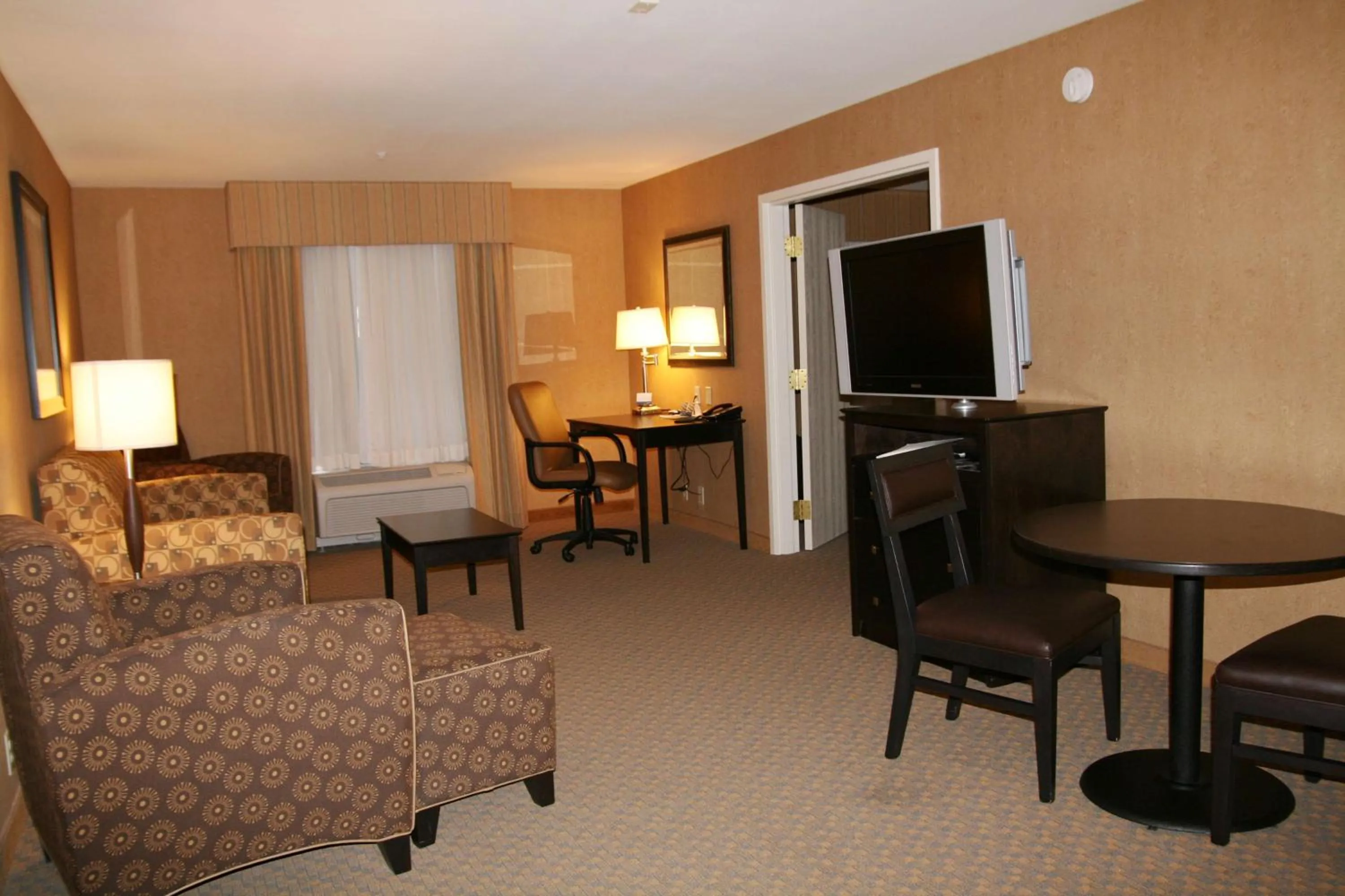 One-Bedroom Queen Suite - Non-Smoking in Hampton Inn and Suites Barstow