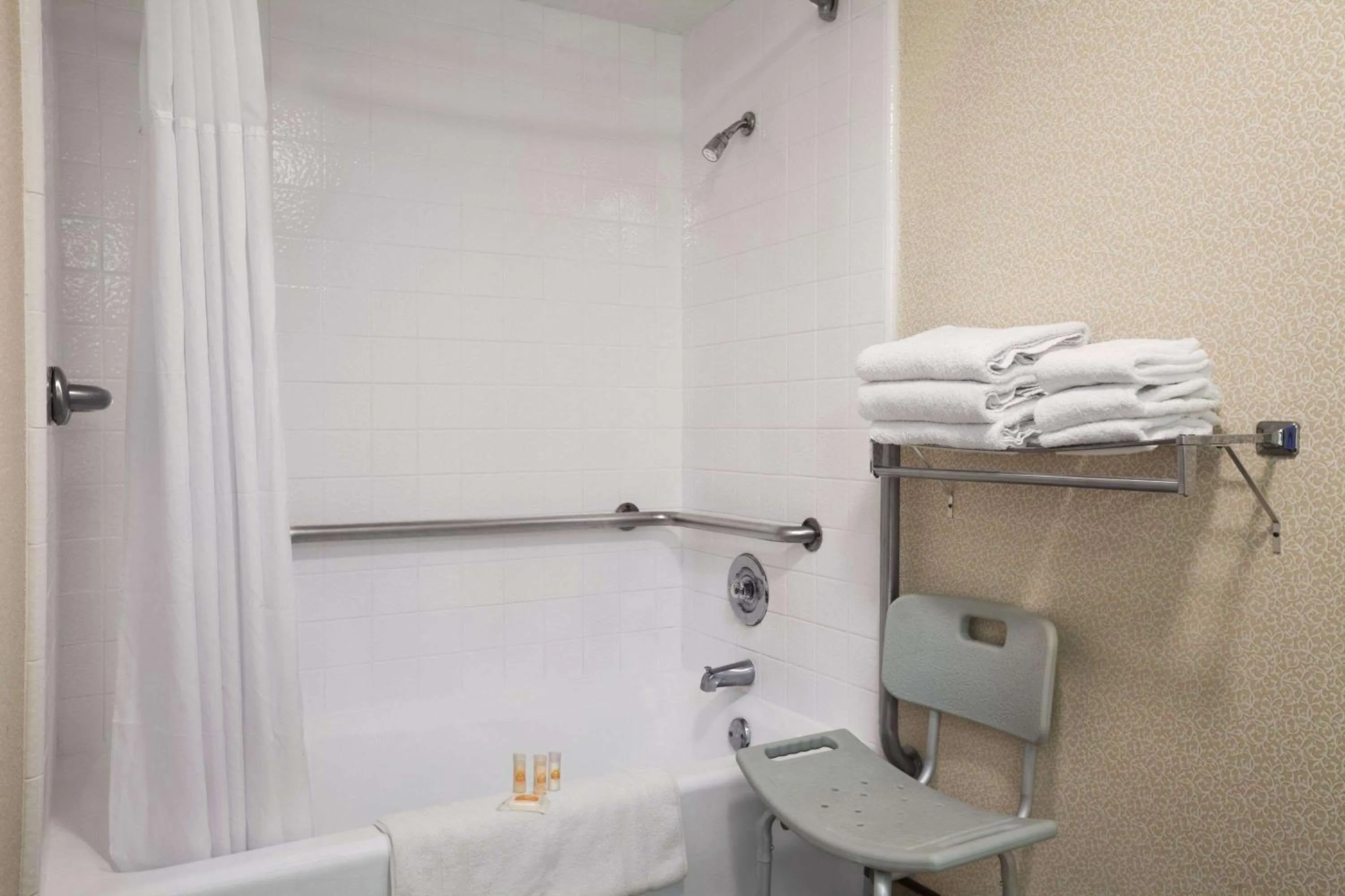 King Room - Mobility Access/Non-Smoking in Days Inn by Wyndham Gilroy