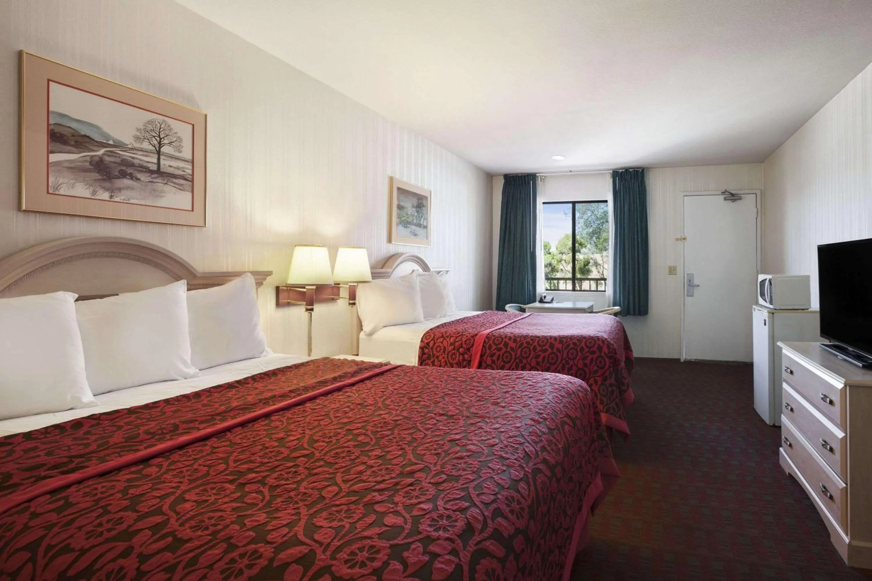 Queen Room with Two Queen Beds - Non-Smoking in Days Inn by Wyndham Gilroy