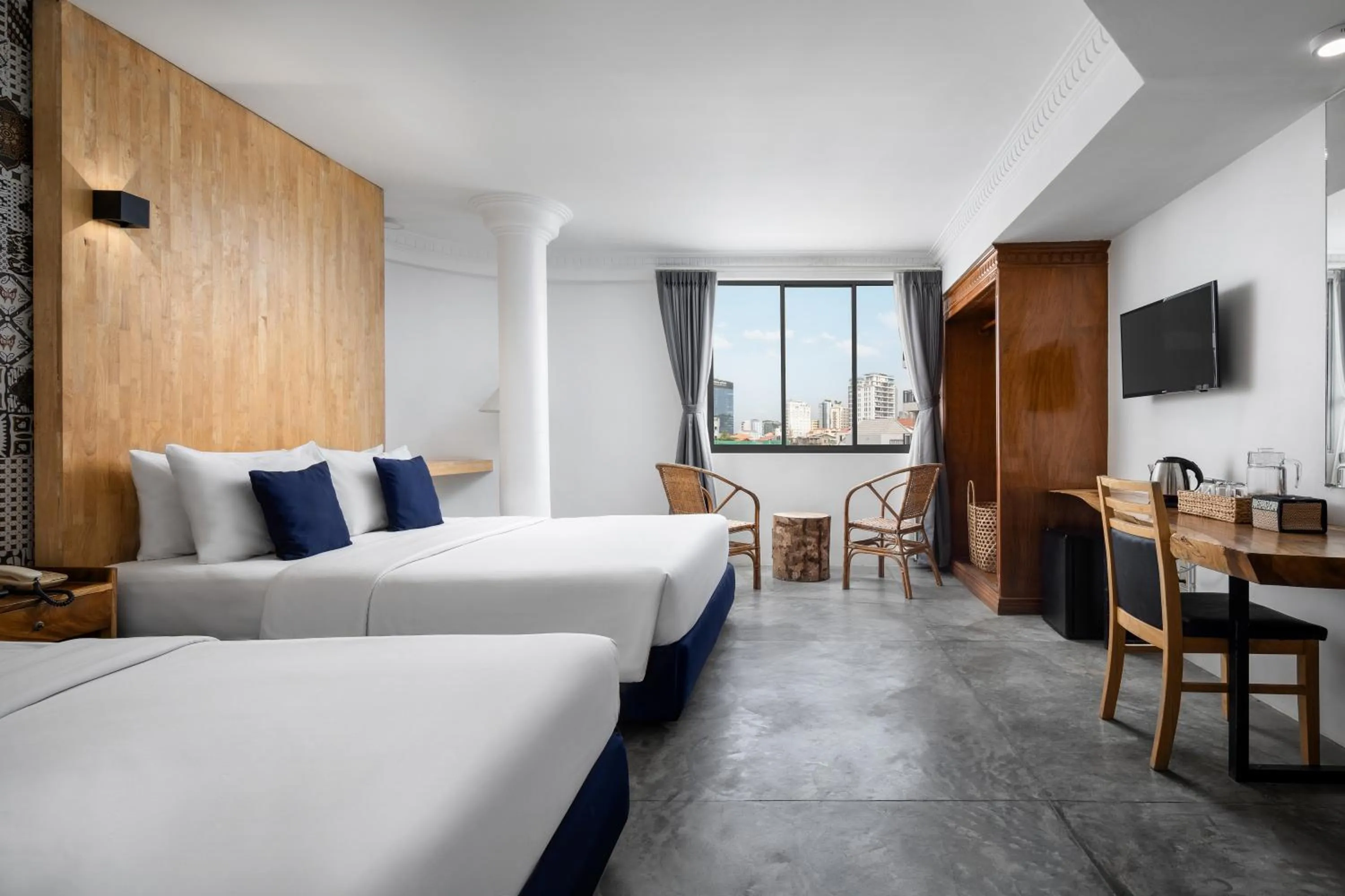 Family Suite with City View in Pacific Hotel